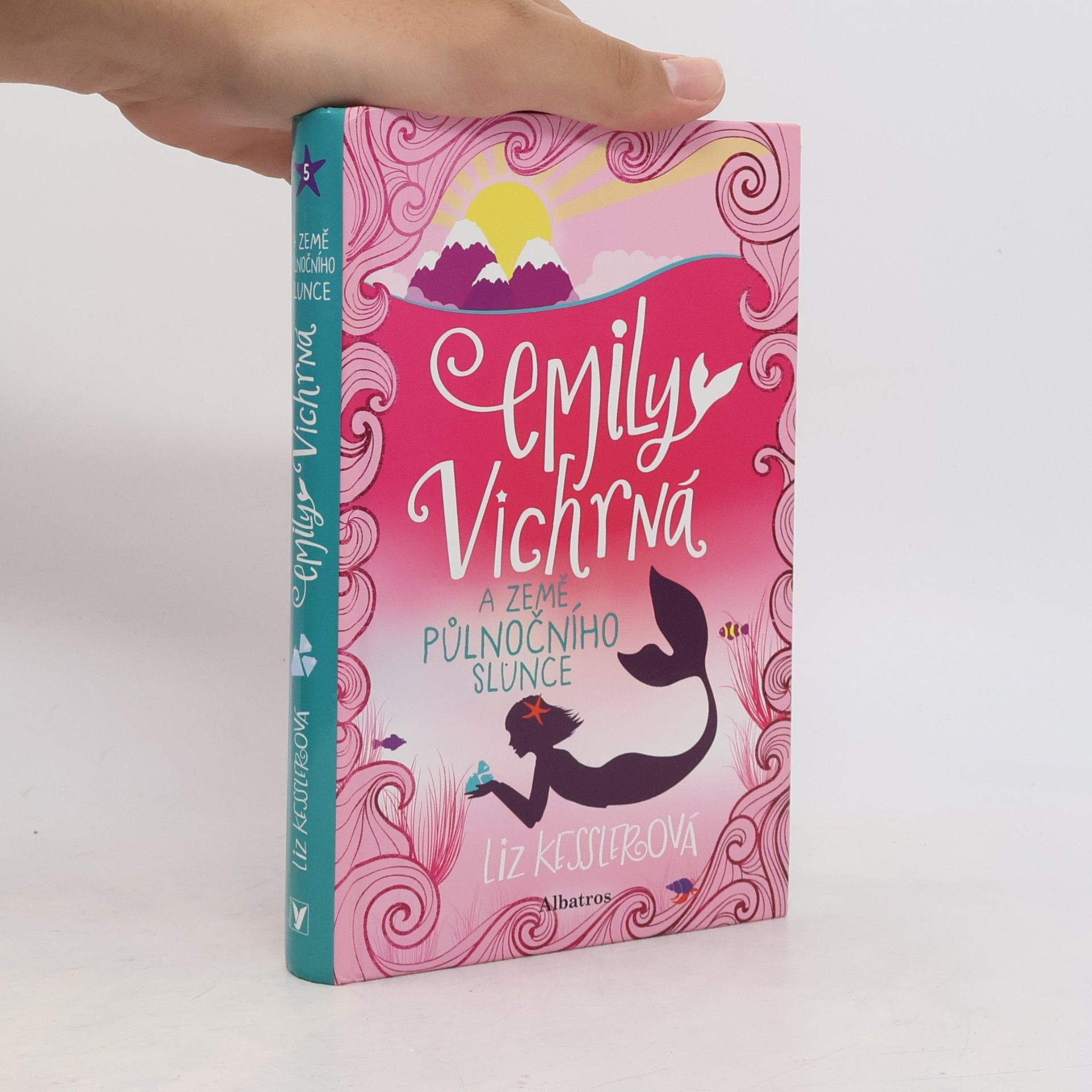 Liz Kessler Emily Vichrná a země půlnočního slunce