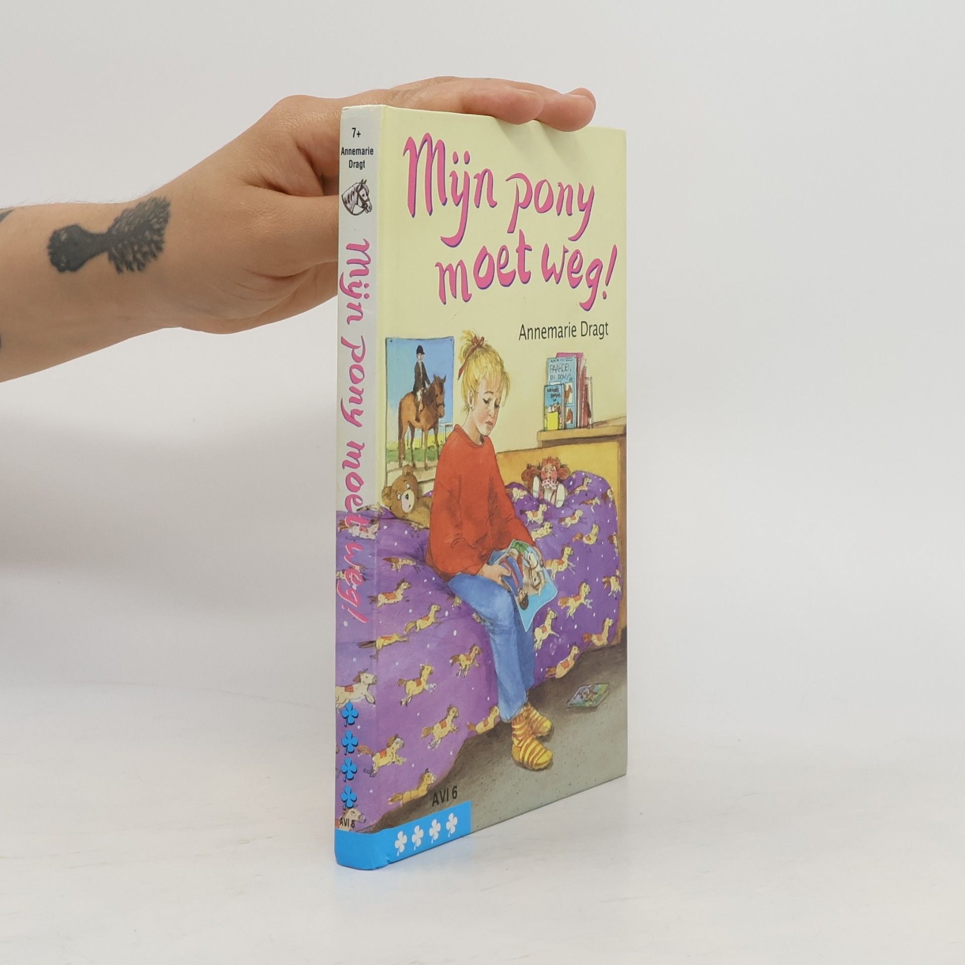 annemarie dragt Klavertje vier-serie: Mijn pony moet weg!