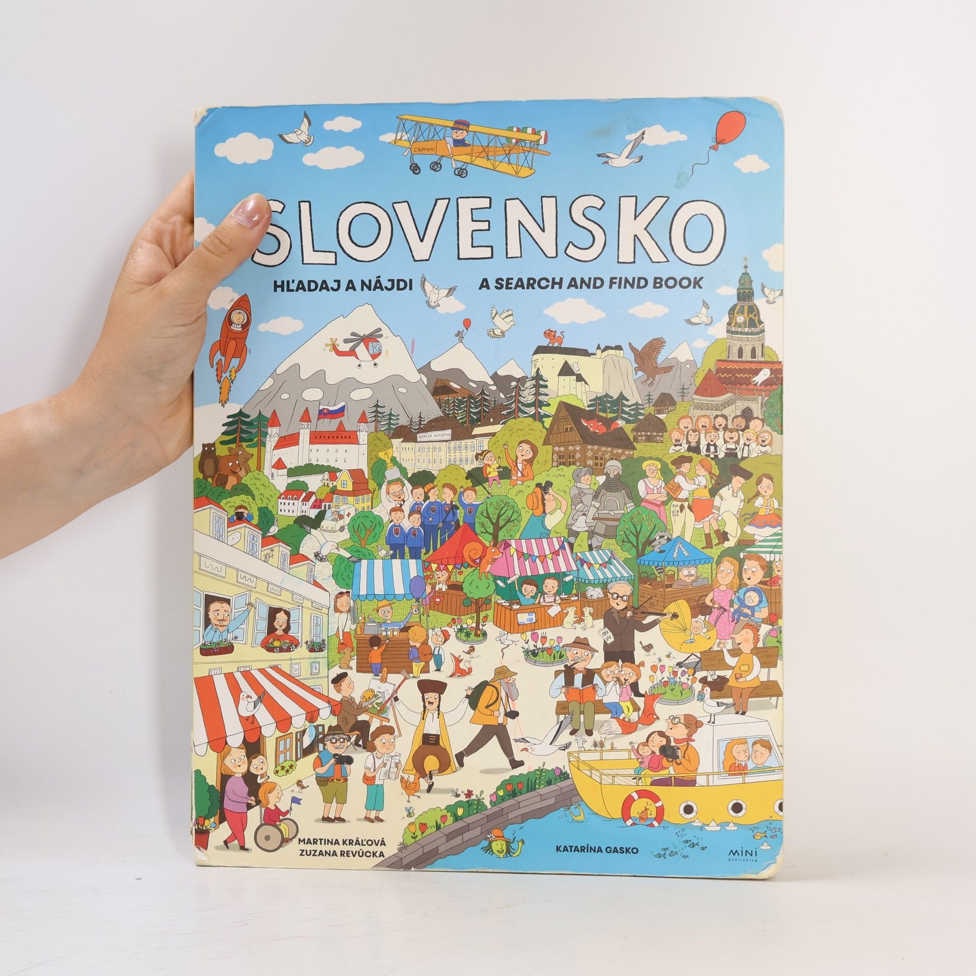 Martina Kral Slovensko - Hľadaj a nájdi. A search and find book