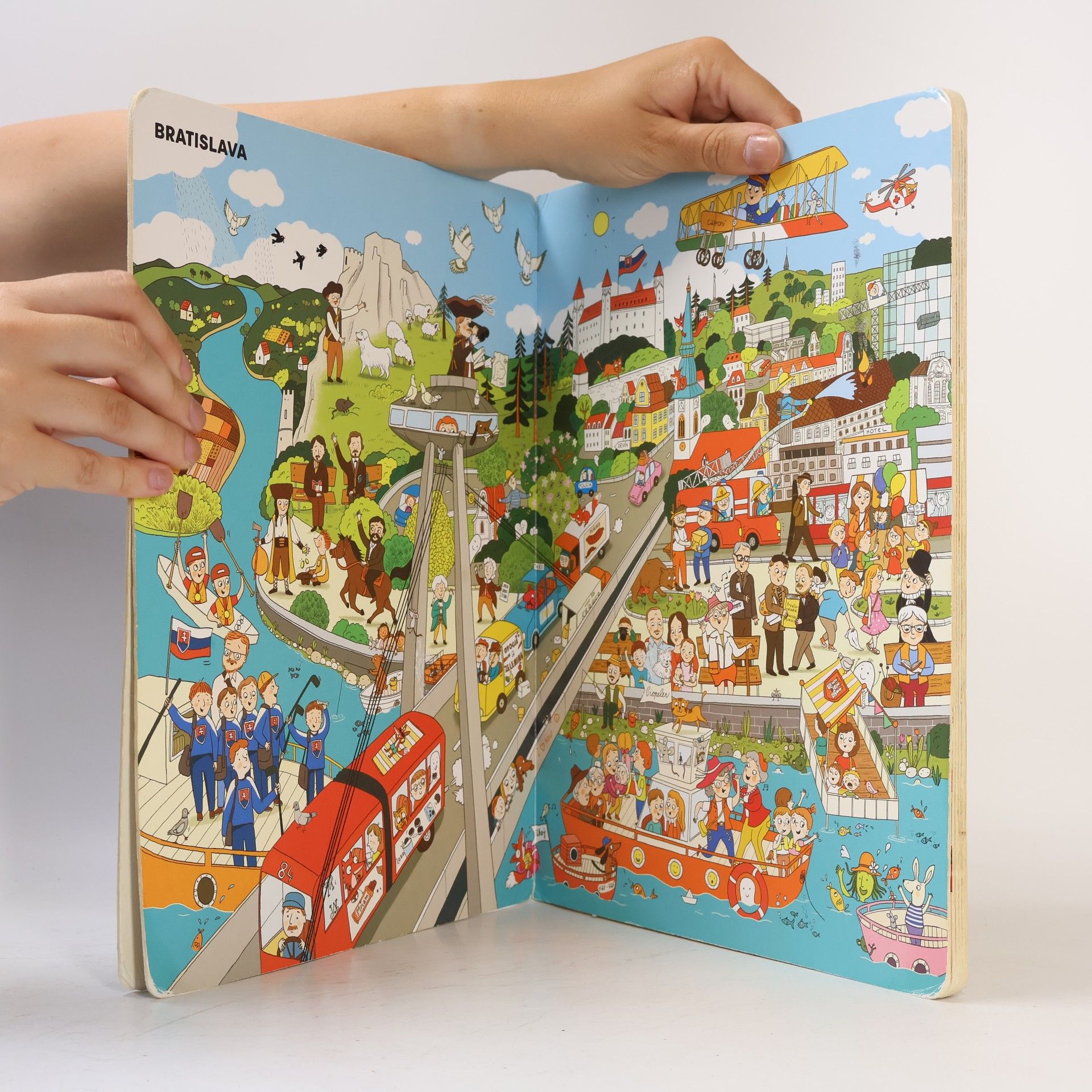 Martina Kral Slovensko - Hľadaj a nájdi. A search and find book