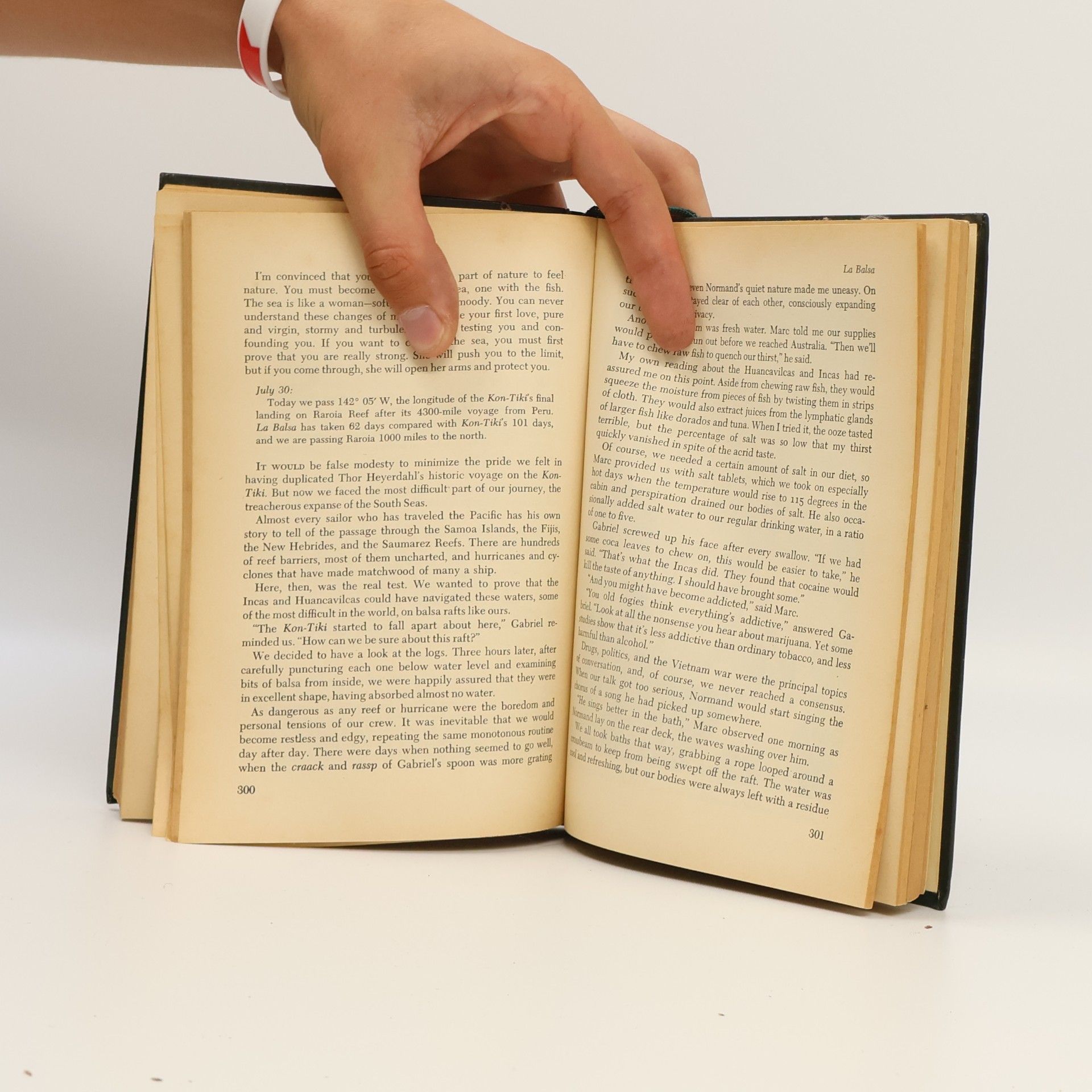 Mary Carter Reader's Digest Condensed Books 2. A Member of The Family. The Kappillan of Malta. In Darkness. Jaws