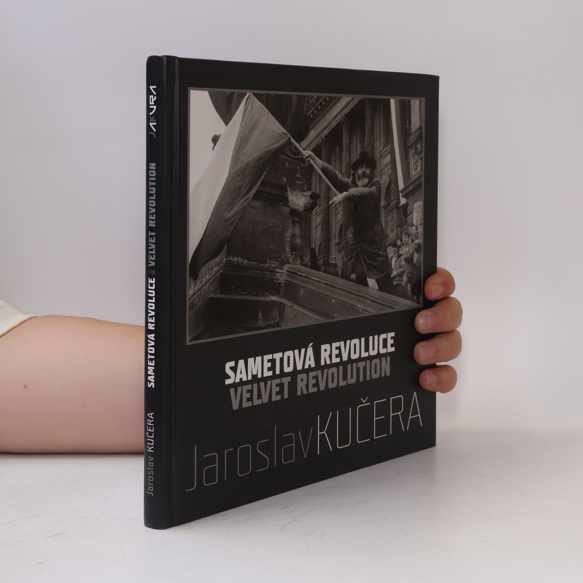 Liba Taylor Sametová revoluce = Velvet revolution