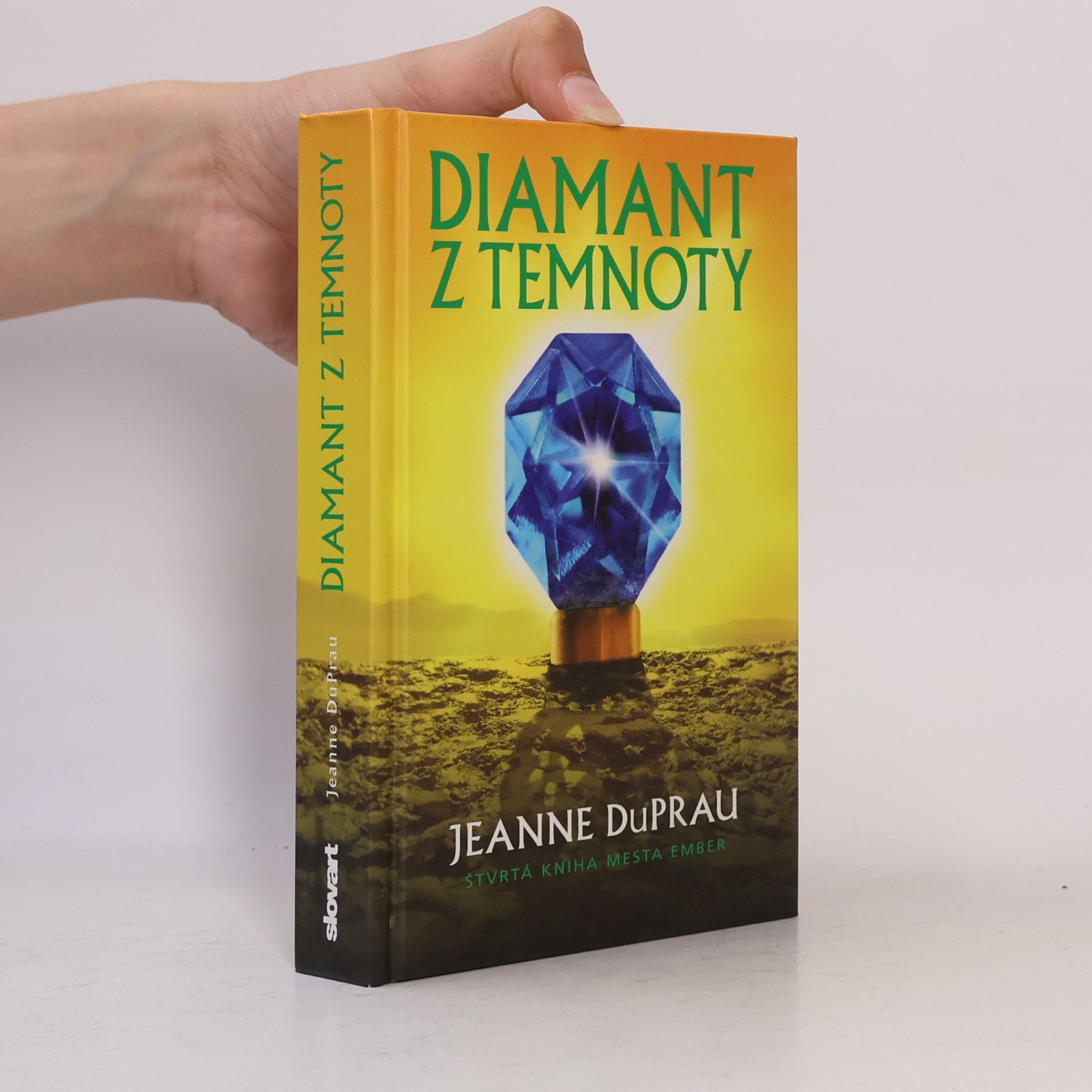 Jeanne DuPrau Diamant z temnoty