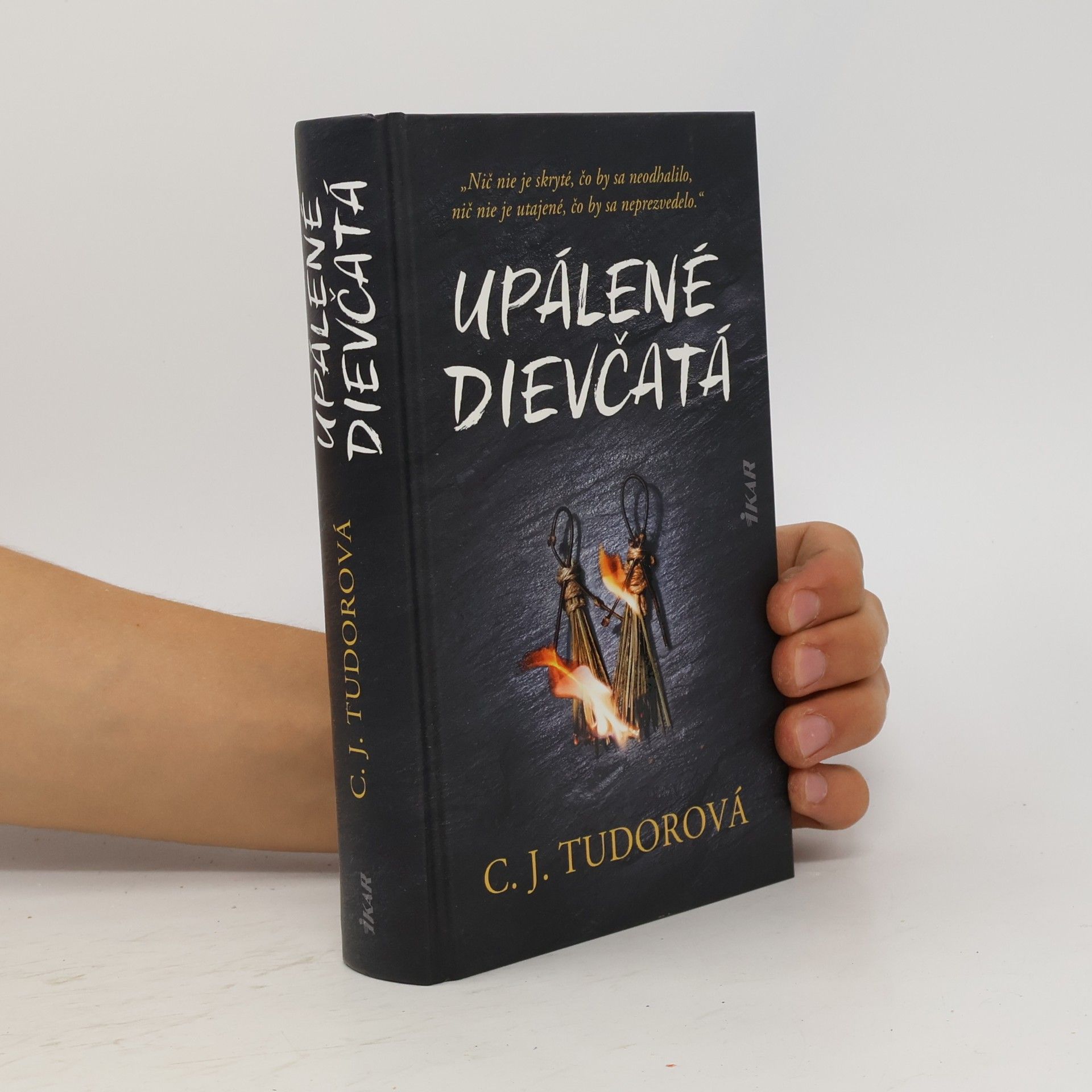 C. J. Tudor Upálené dievčatá