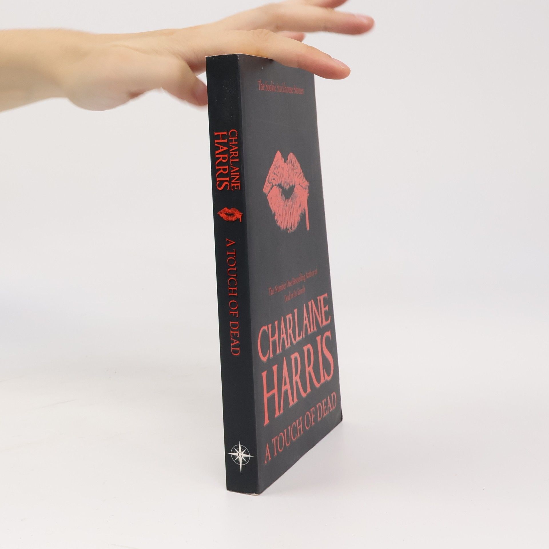 Charlaine Harris Schulz A Touch of Dead