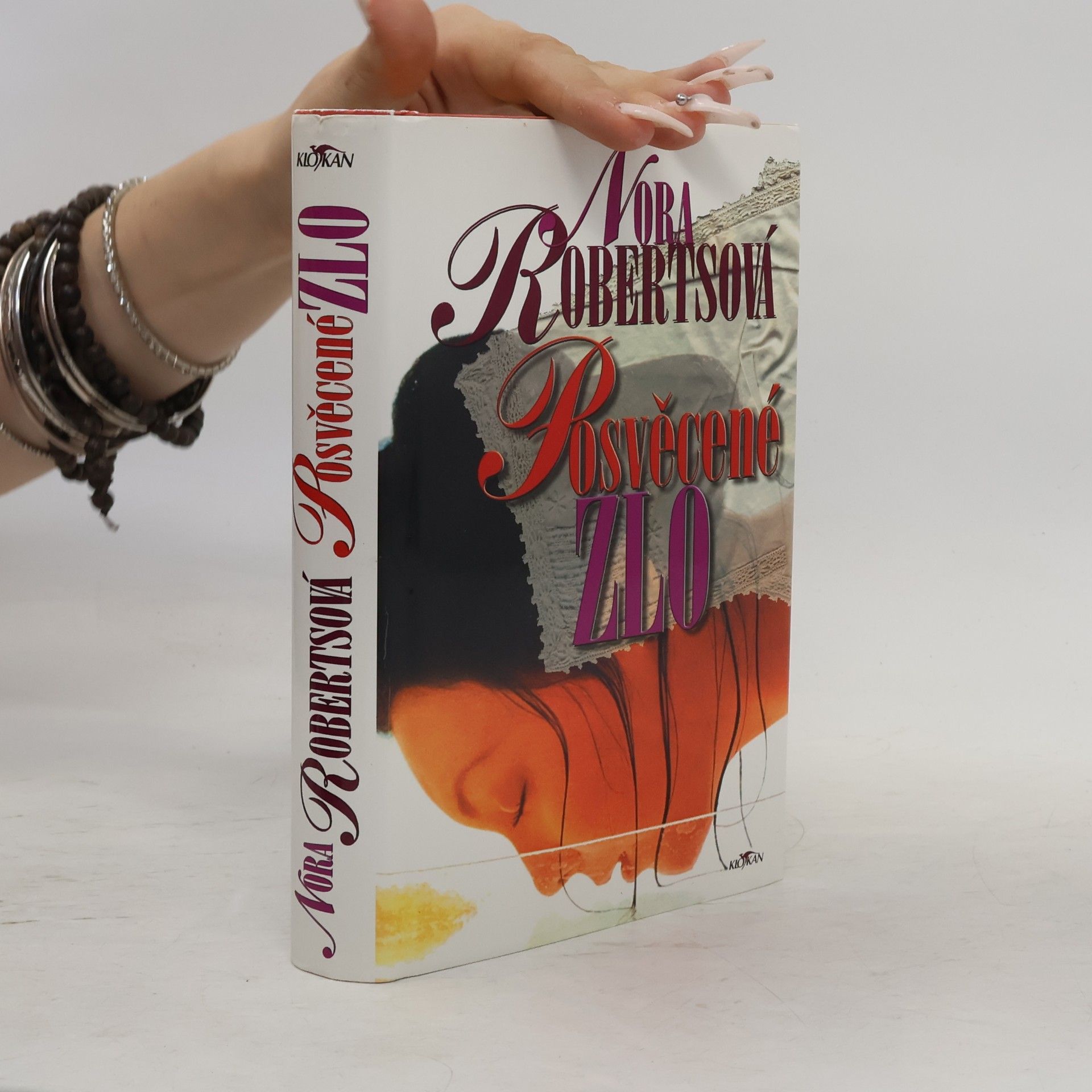 Nora Roberts Posvěcené zlo