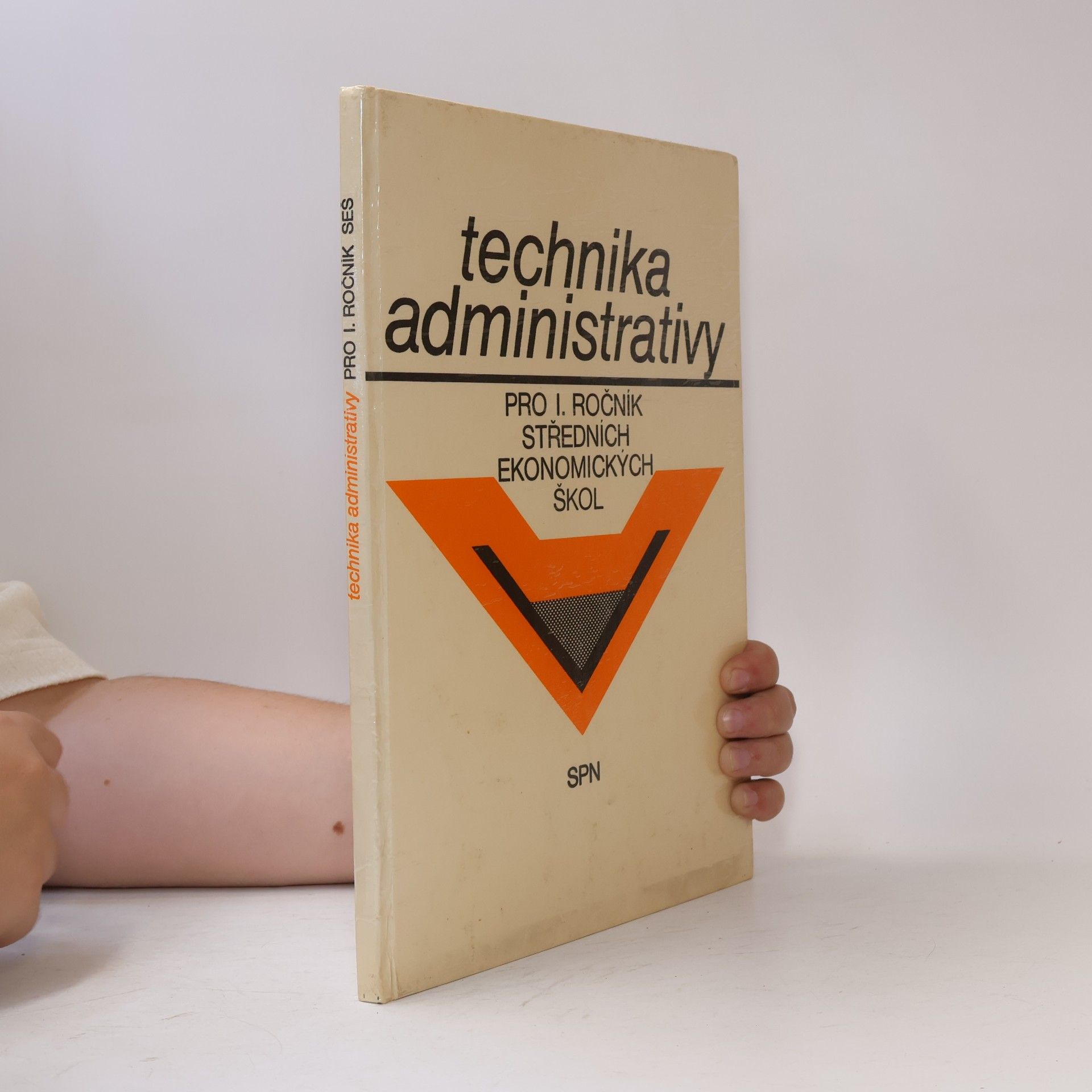 Bohumil Lokay Technika administrativy pro 1. ročník středních ekonomických škol