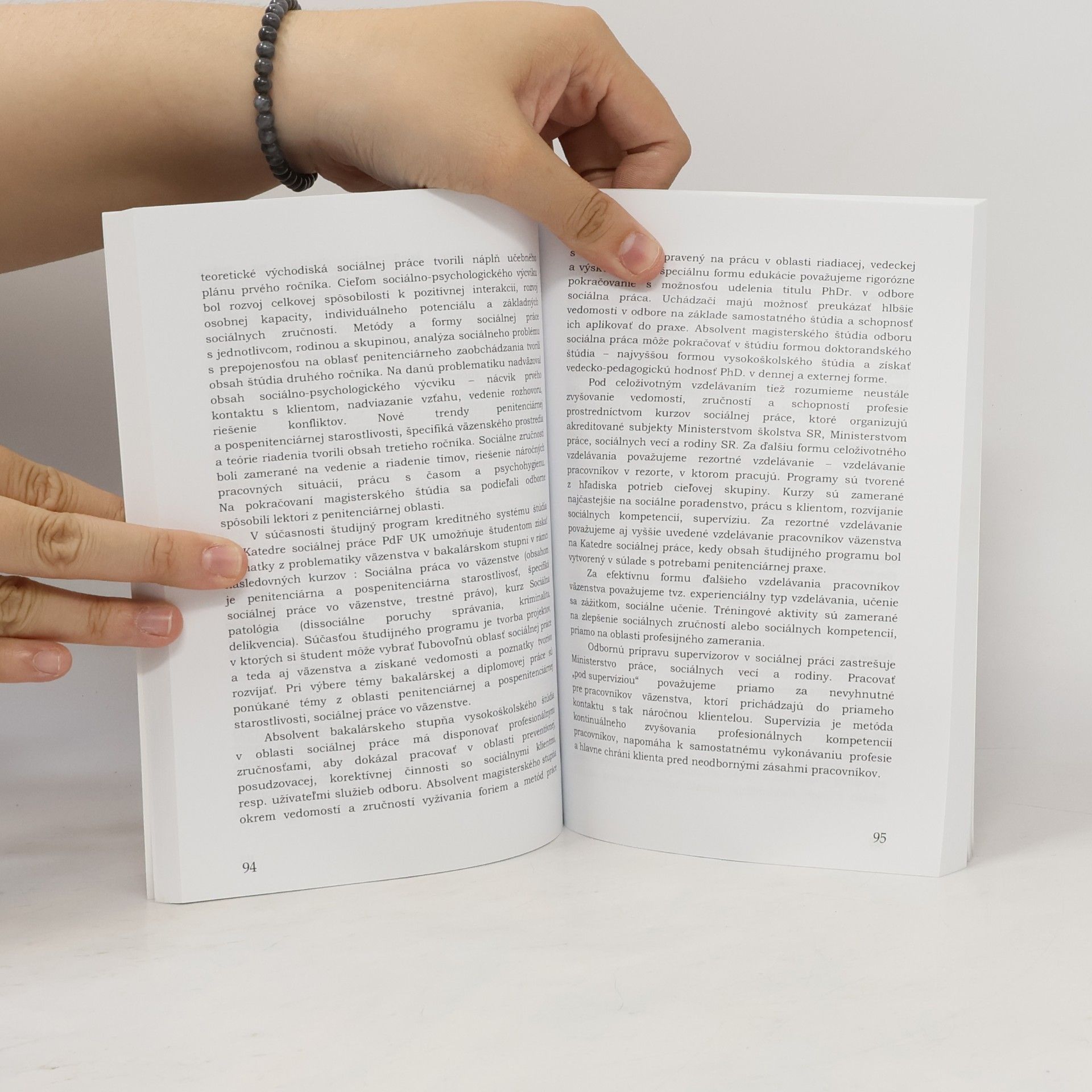 Various authors Nové prístupy k riešeniu penitenciárnej a postpenitenciárnej starostlivosti