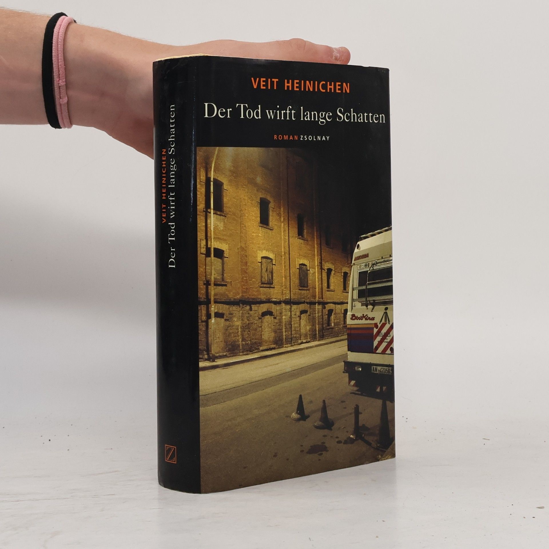 Veit Heinichen Der Tod wirft lange Schatten