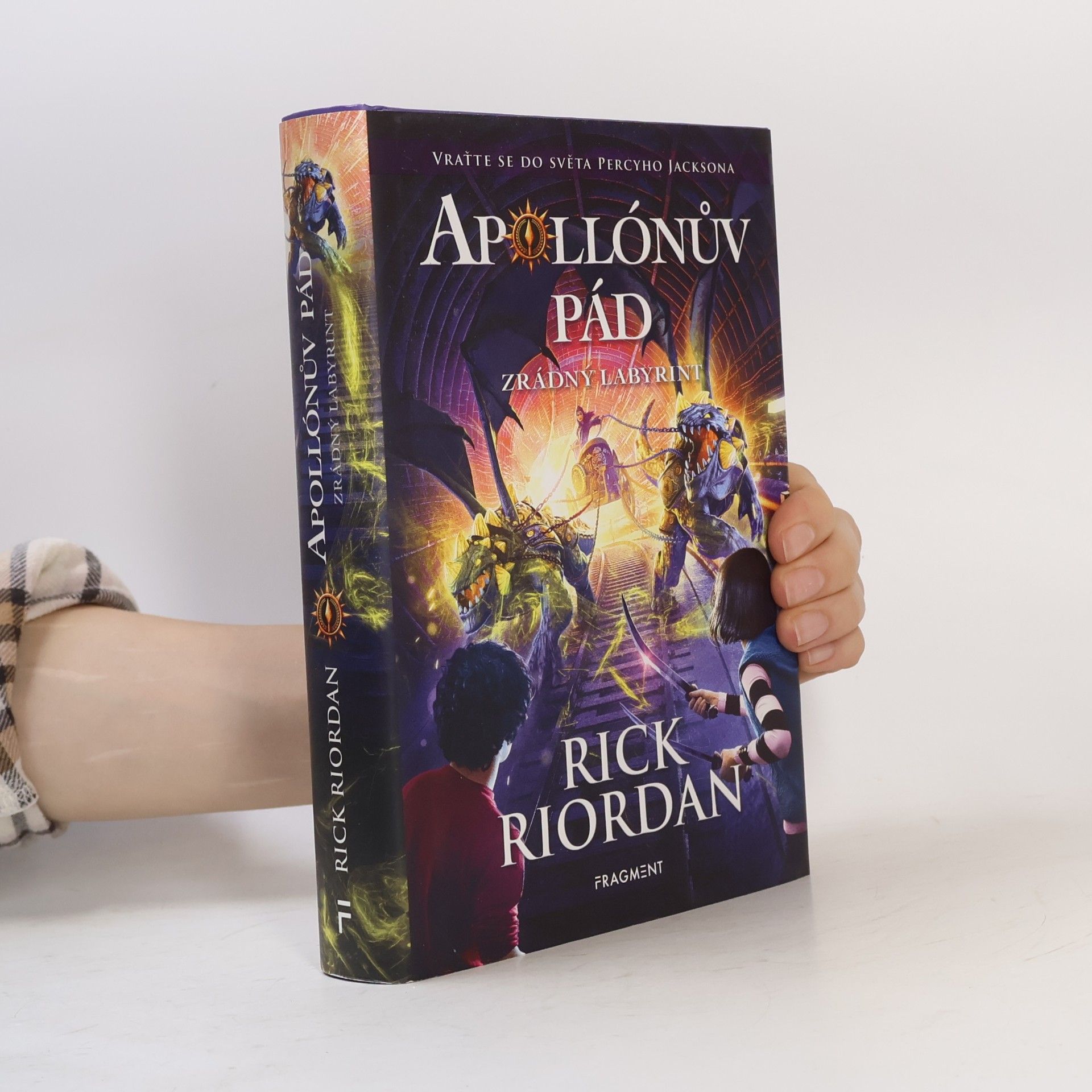 Rick Riordan Apollónův pád. Zrádný labyrint