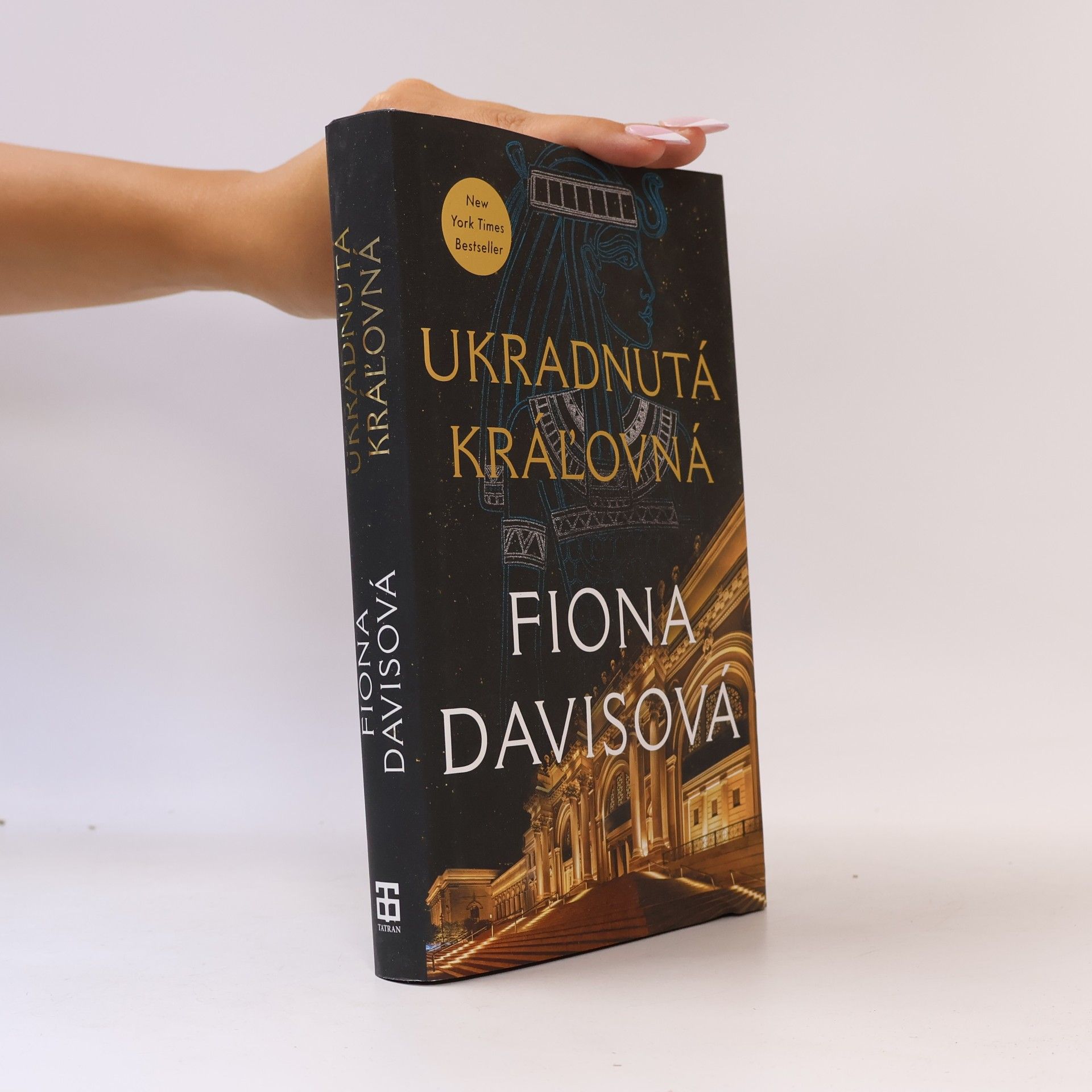 Fiona Davis Ukradnutá kráľovná