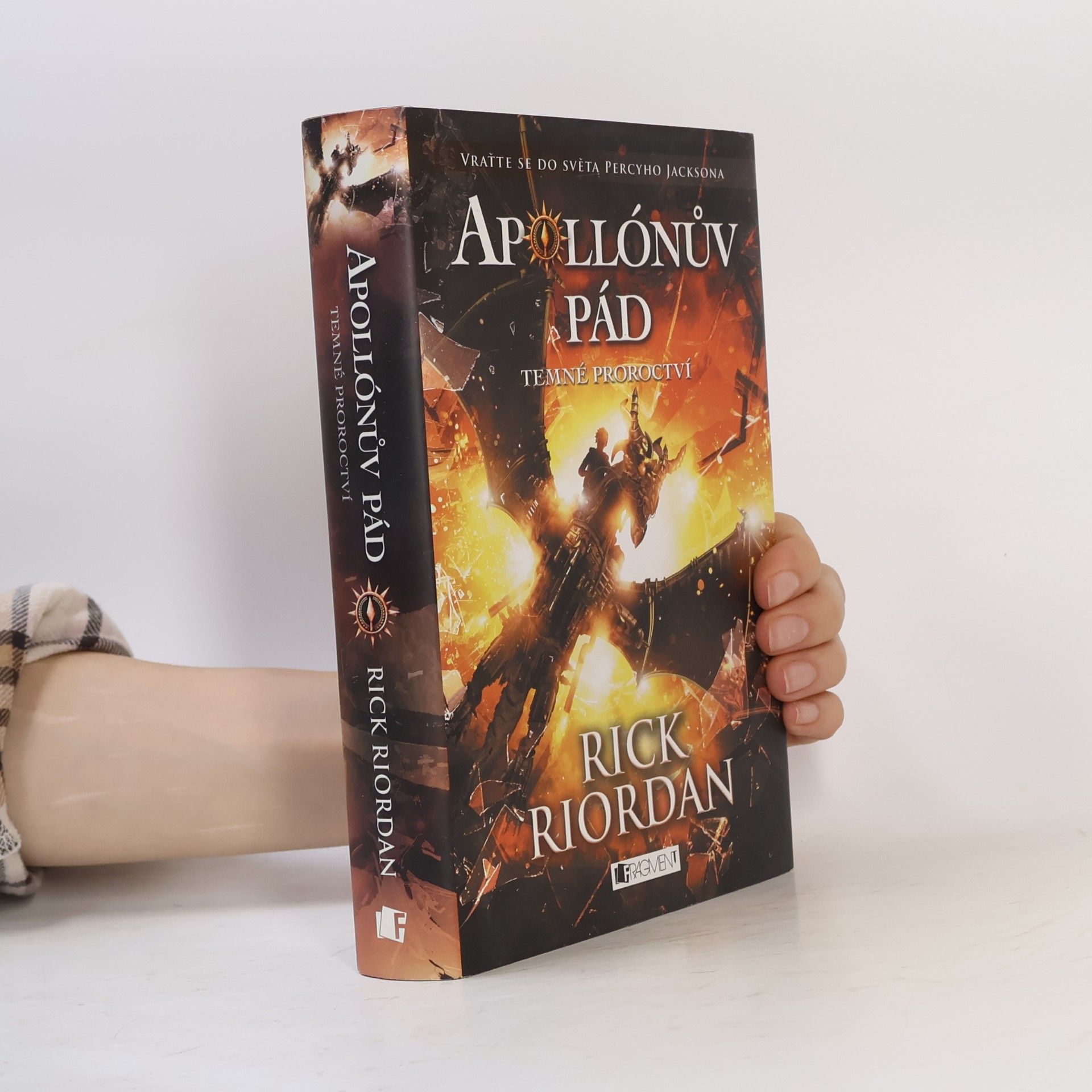 Rick Riordan Apollónův pád. Temné proroctví
