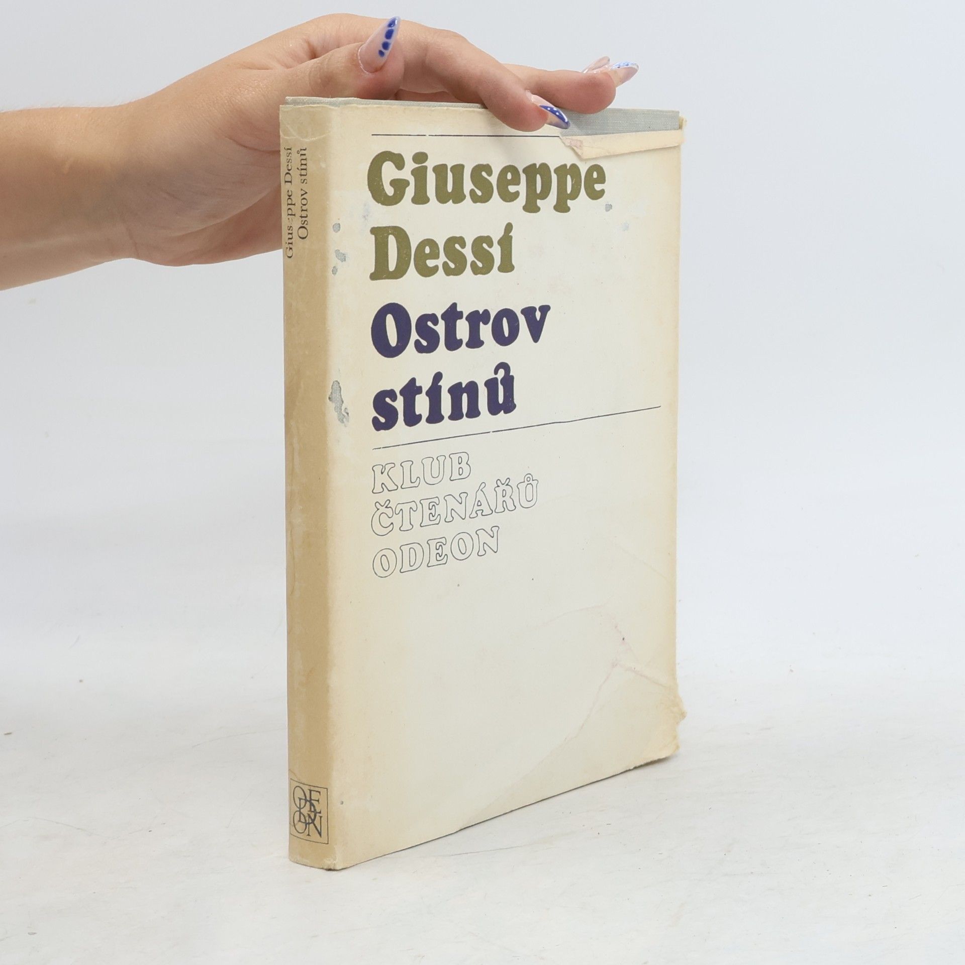 Giuseppe Dessí Ostrov stínů