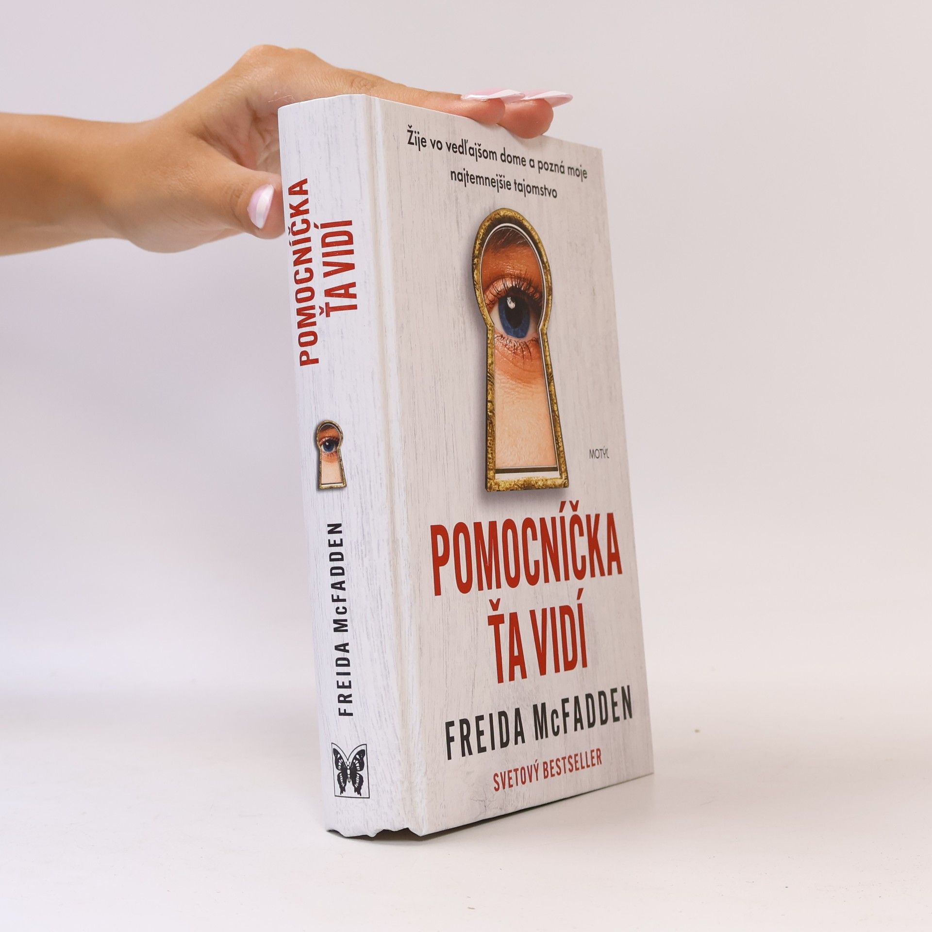 Freida McFadden Pomocníčka ťa vidí