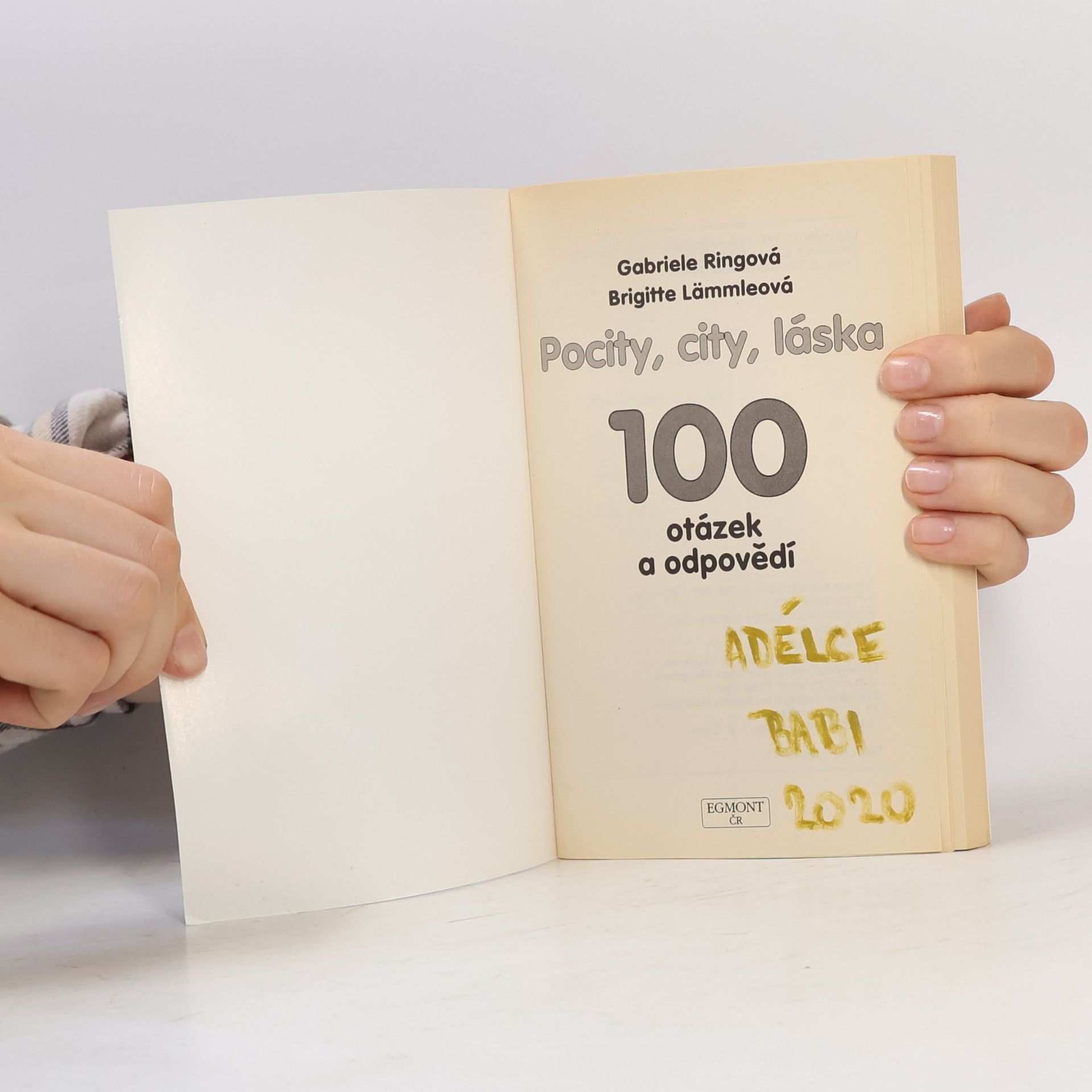 Gabi Ring Pocity, city, láska. 100 otázek a odpovědí
