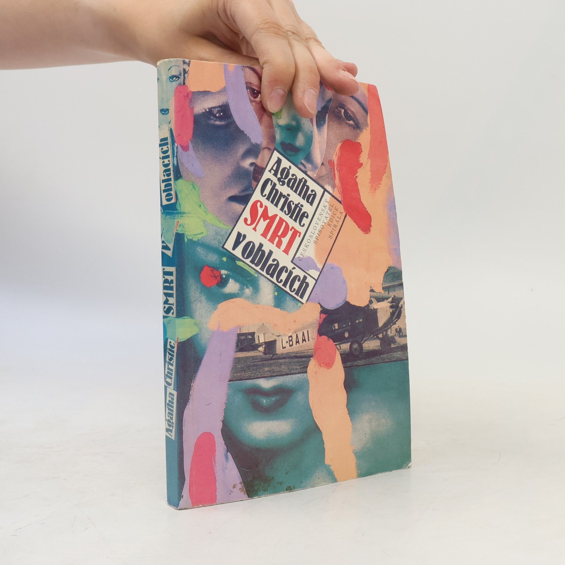 Agatha Christie Smrt v oblacích