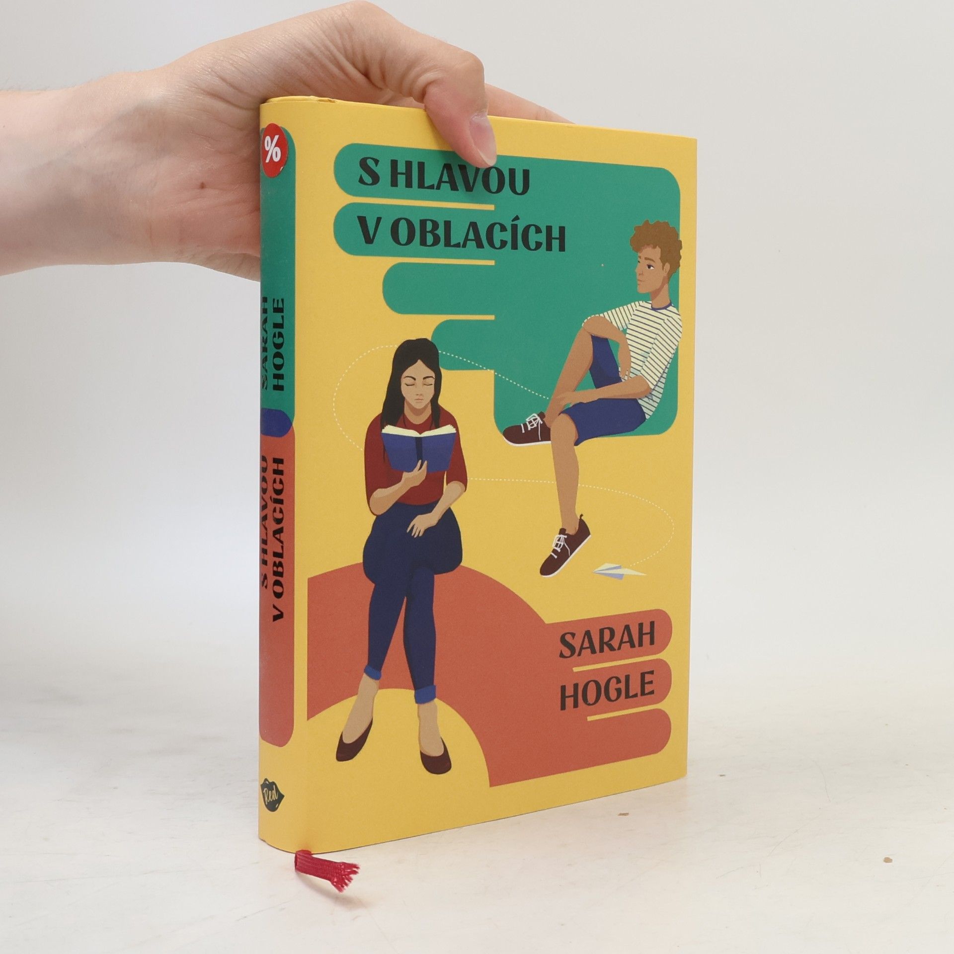 Sarah Hogle S hlavou v oblacích