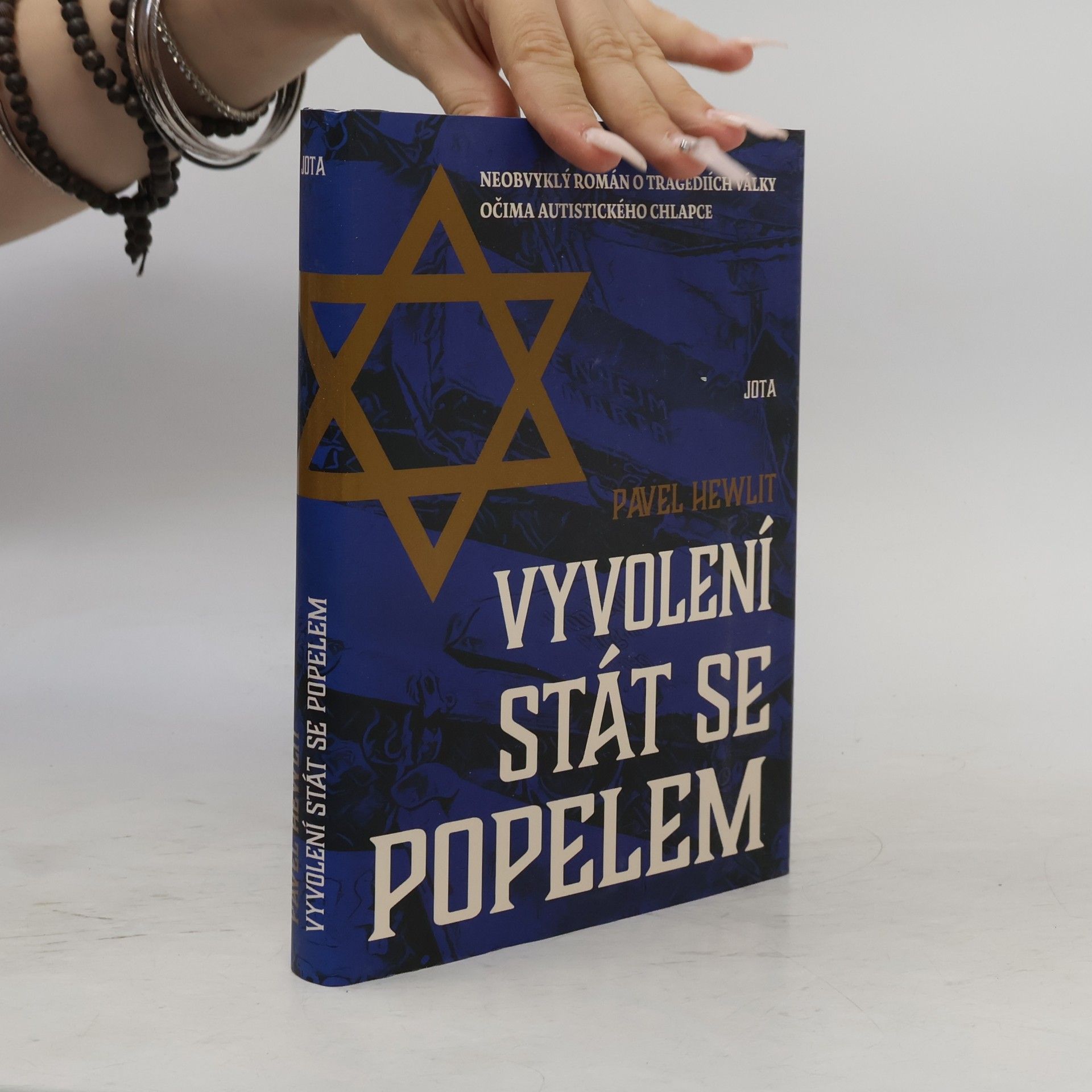 Pavel Hewlit Vyvolení stát se popelem