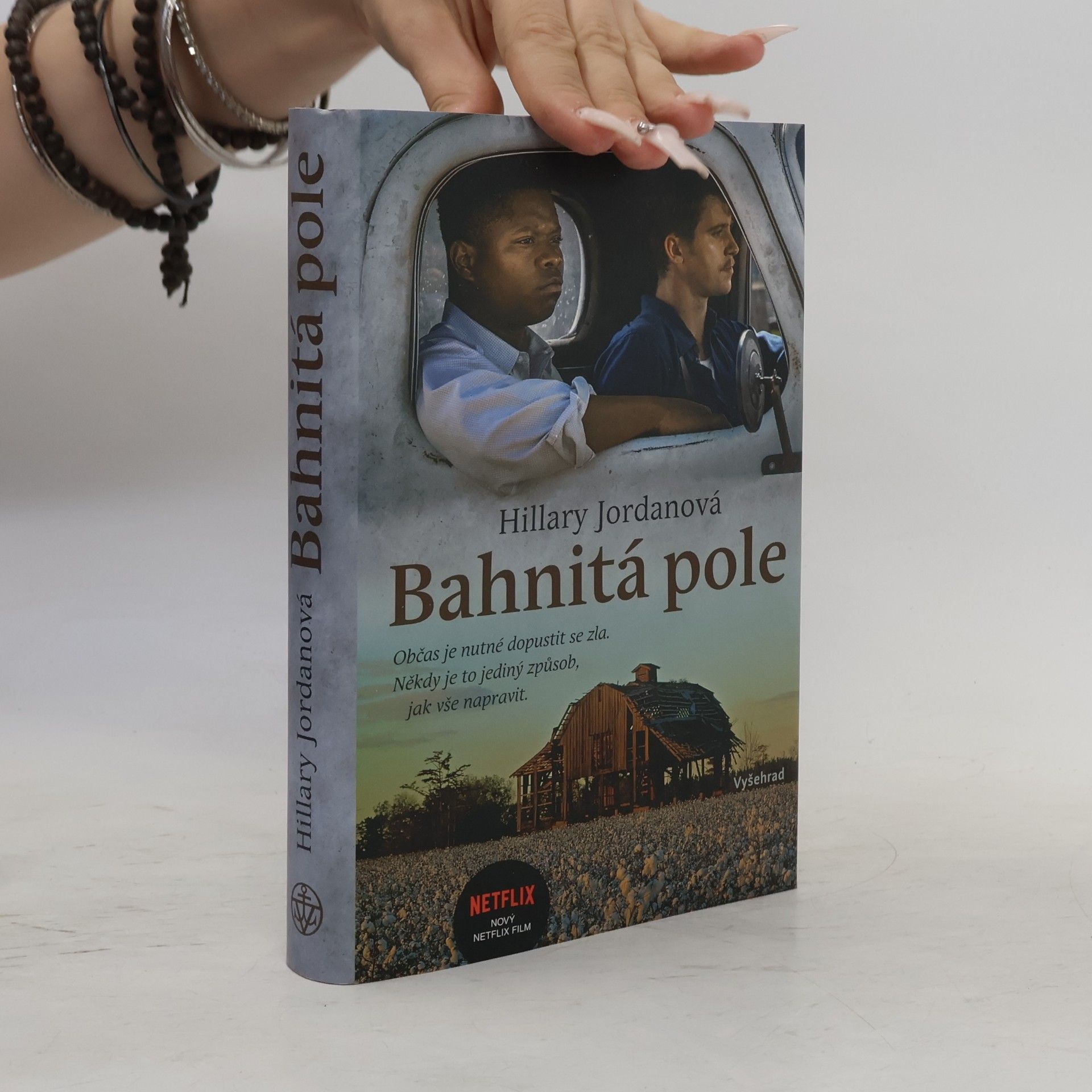 Hillary Jordan Bahnitá pole