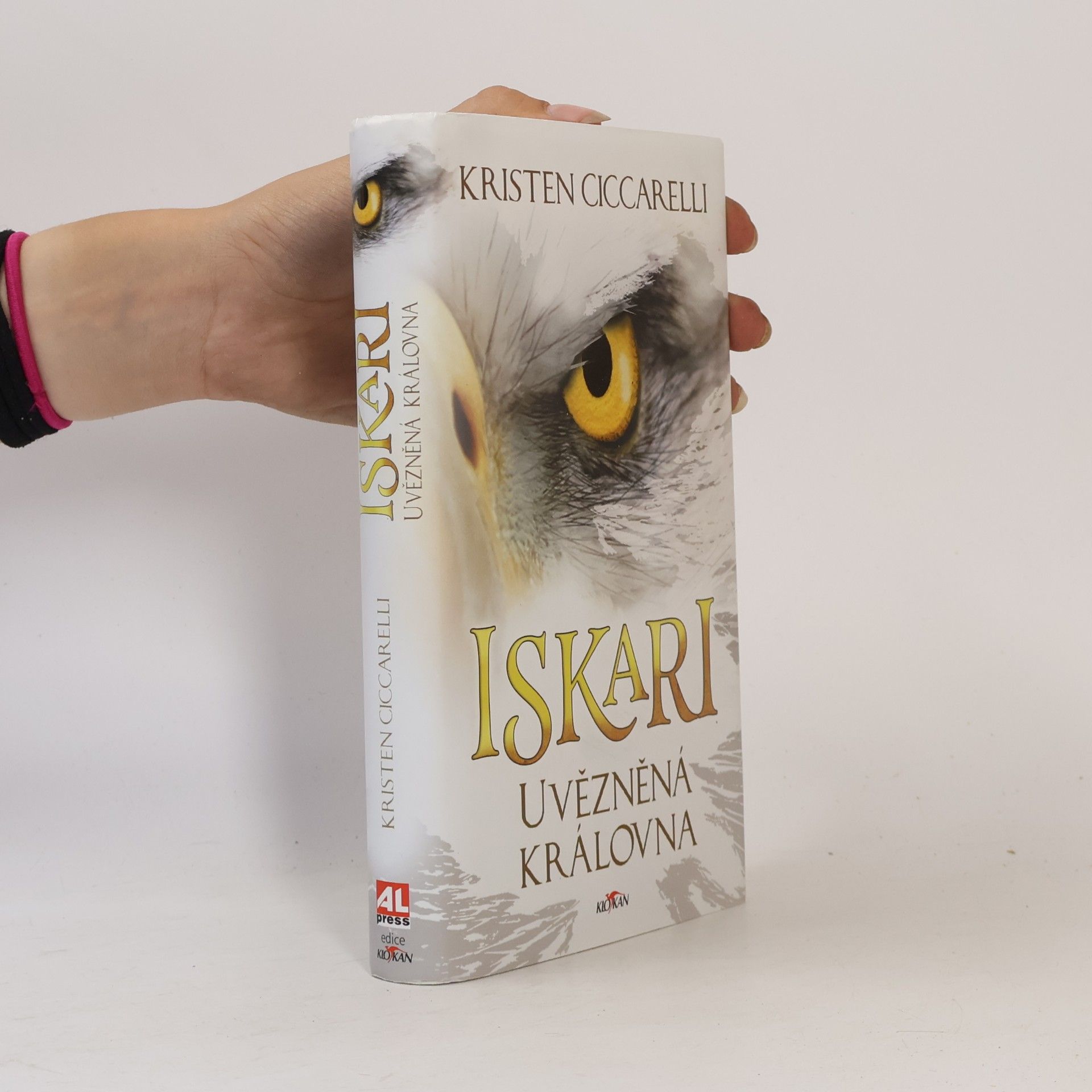 Kristen Ciccarelli Iskari. Uvězněná královna