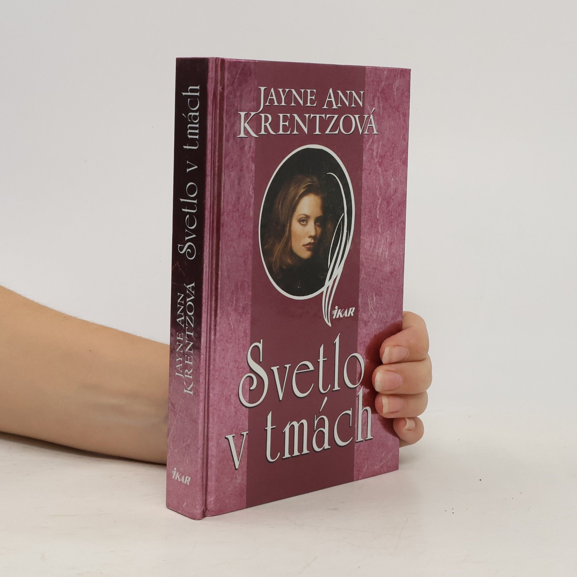 Jayne Ann Krentz Svetlo v tmách
