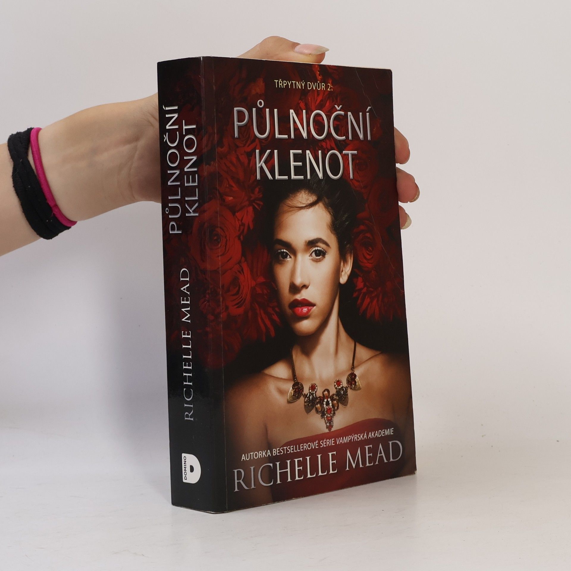 Richelle Mead Půlnoční klenot. Třpytný dvůr 2. díl