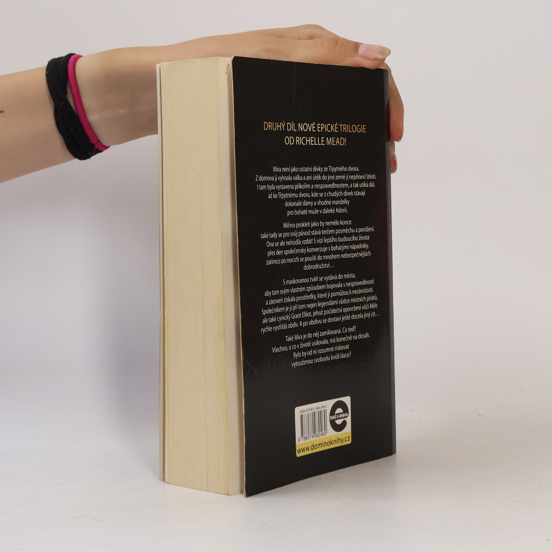 Richelle Mead Půlnoční klenot. Třpytný dvůr 2. díl