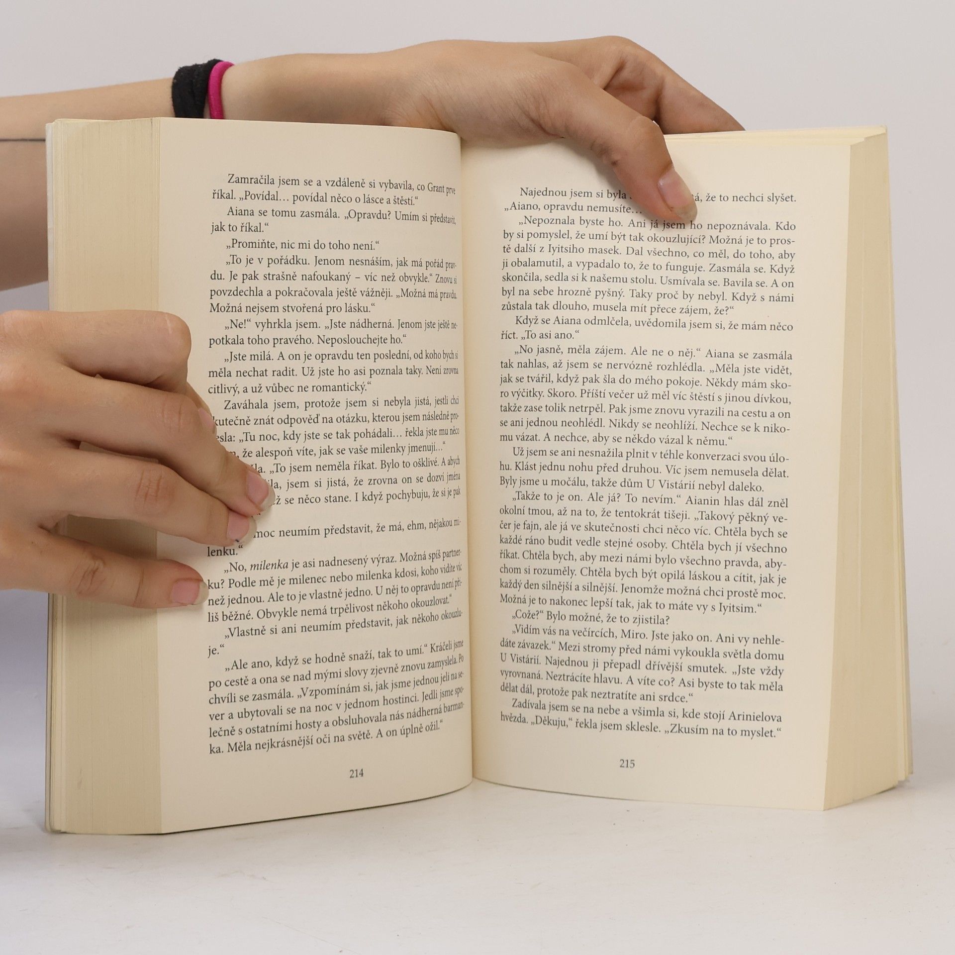 Richelle Mead Půlnoční klenot. Třpytný dvůr 2. díl