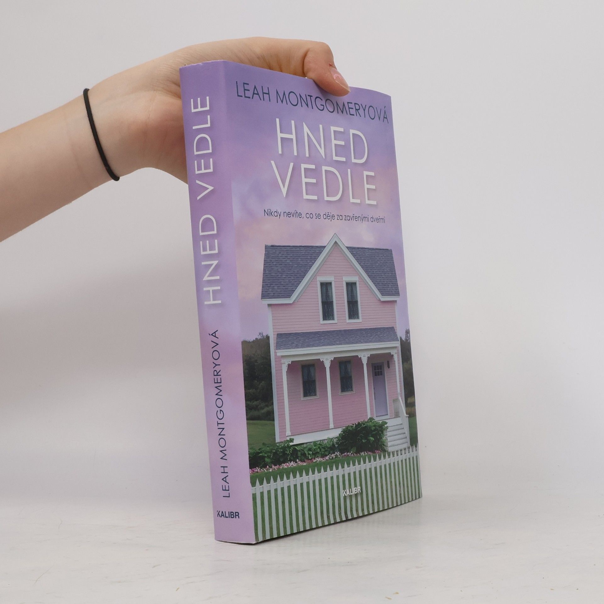 Leah Montgomery Hned vedle