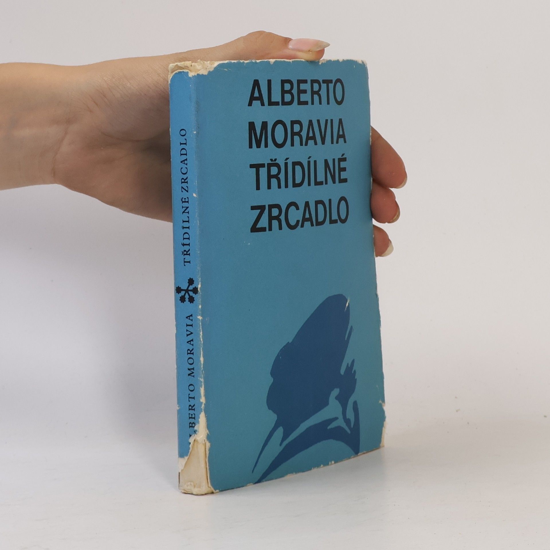 Alberto Moravia Třídílné zrcadlo