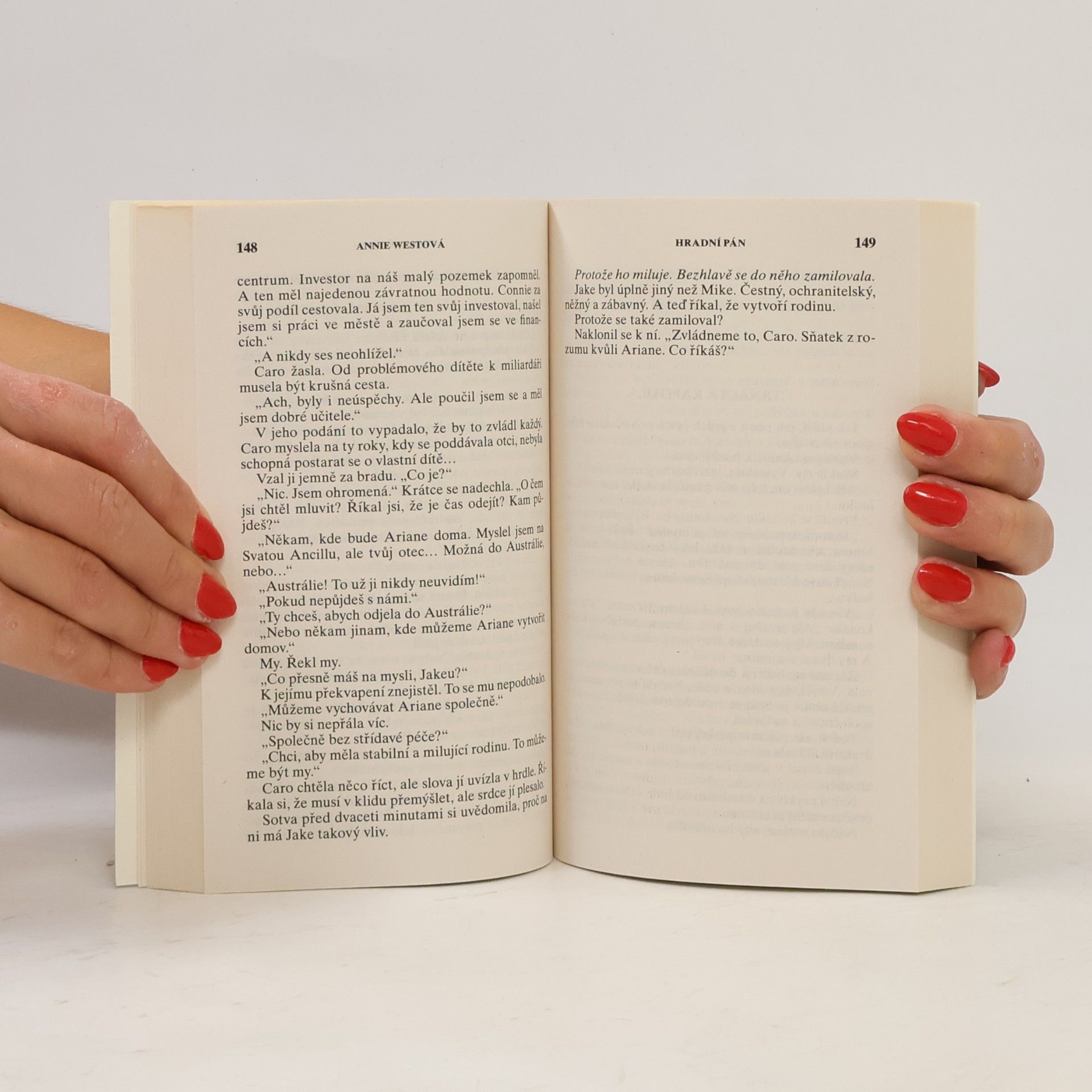 Julia James Hradní pán. Vzplanutí v lóži