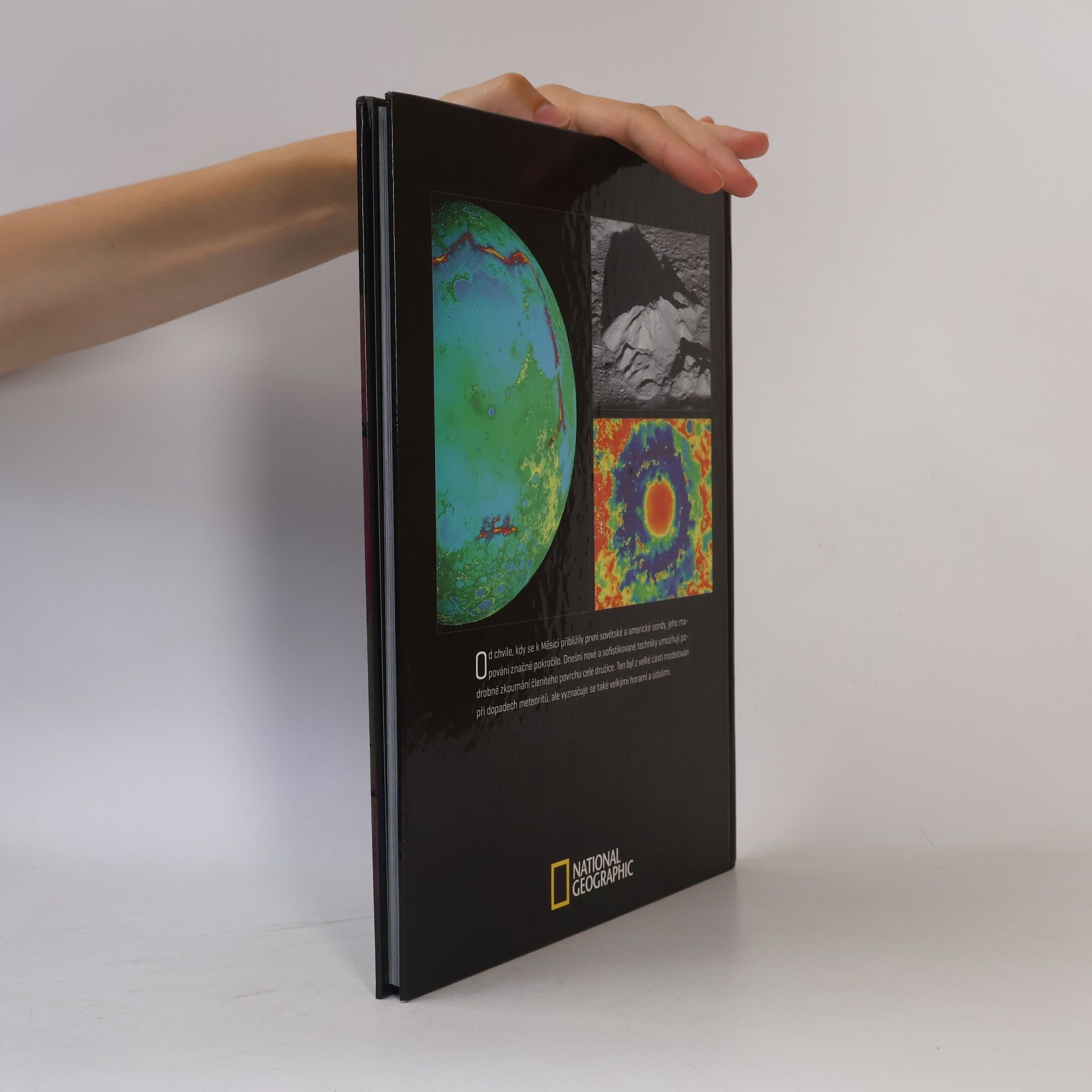 Kolektiv autorů Atlas vesmíru. Mapování Měsíce
