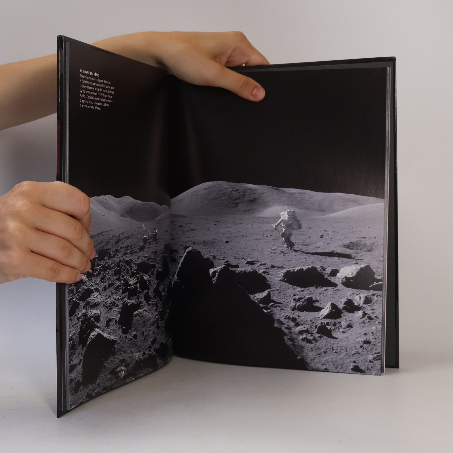 Kolektiv autorů Atlas vesmíru. Mapování Měsíce