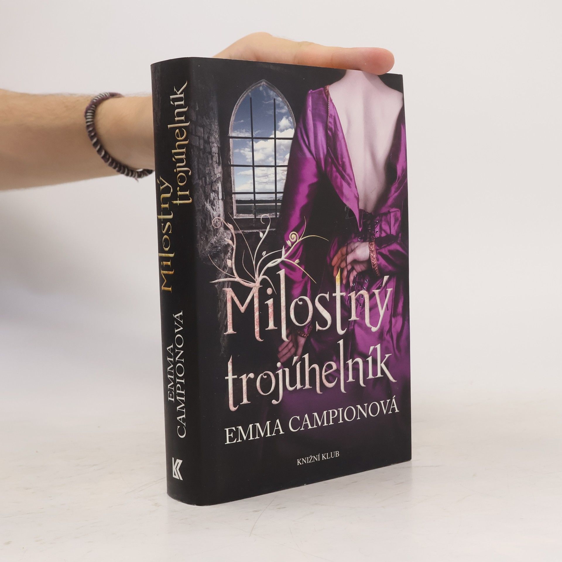 Emma Campion Milostný trojúhelník