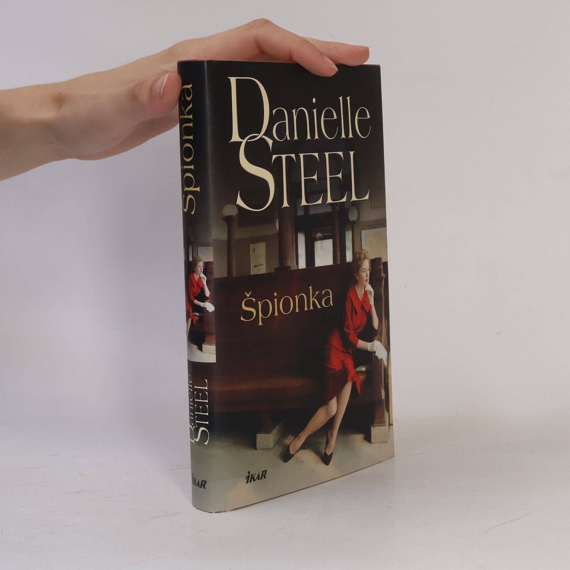 Danielle Steel Špionka