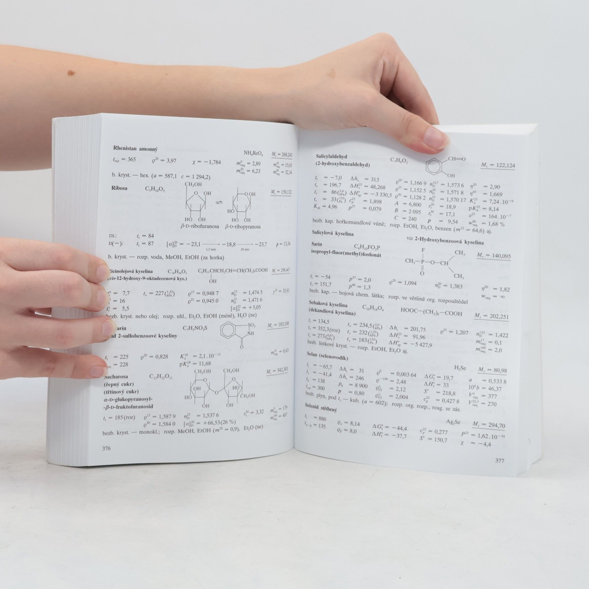 Jiří Vohlídal Chemické a analytické tabulky
