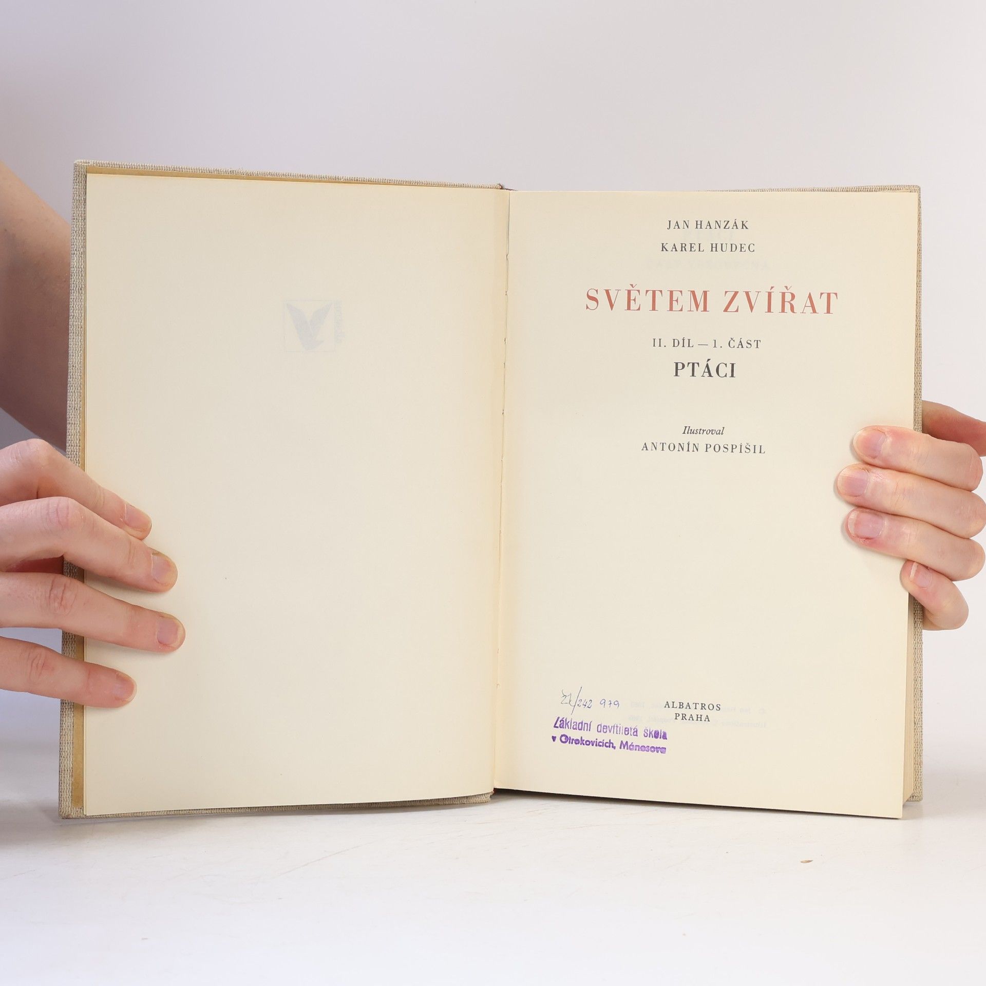 Jan Hanzák Světem zvířat II. díl I. část