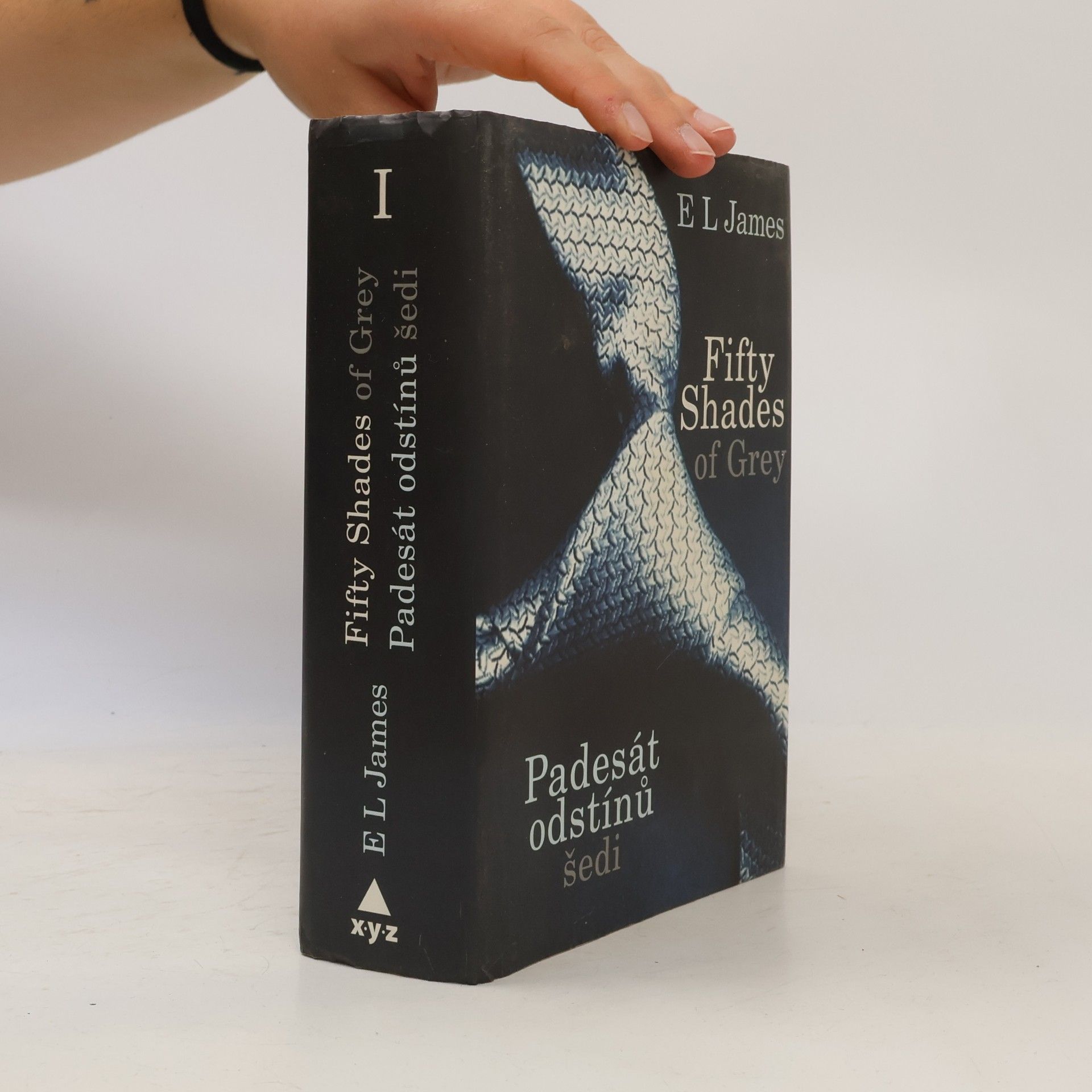 E. L. James Padesát odstínů šedi