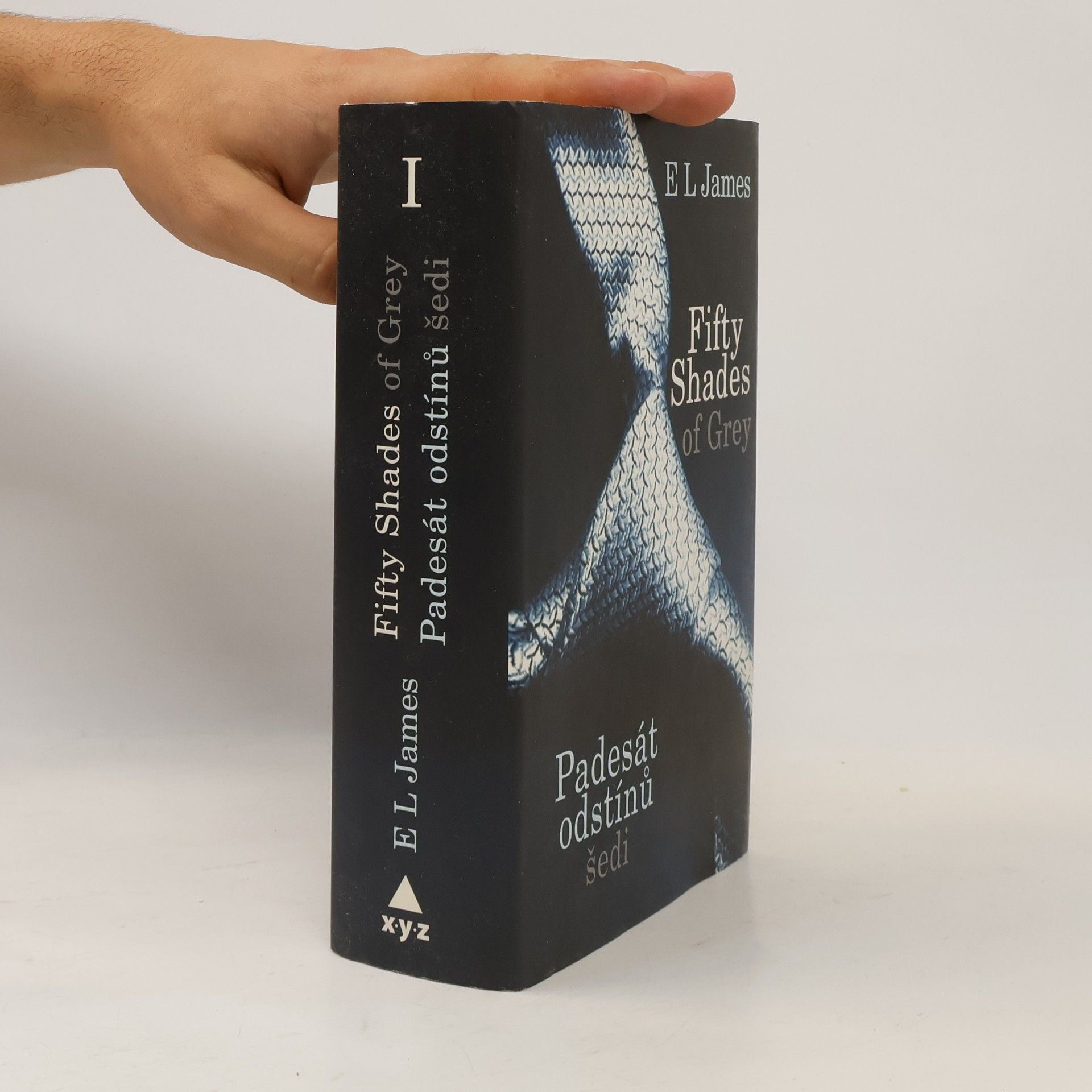 E. L. James Padesát odstínů šedi
