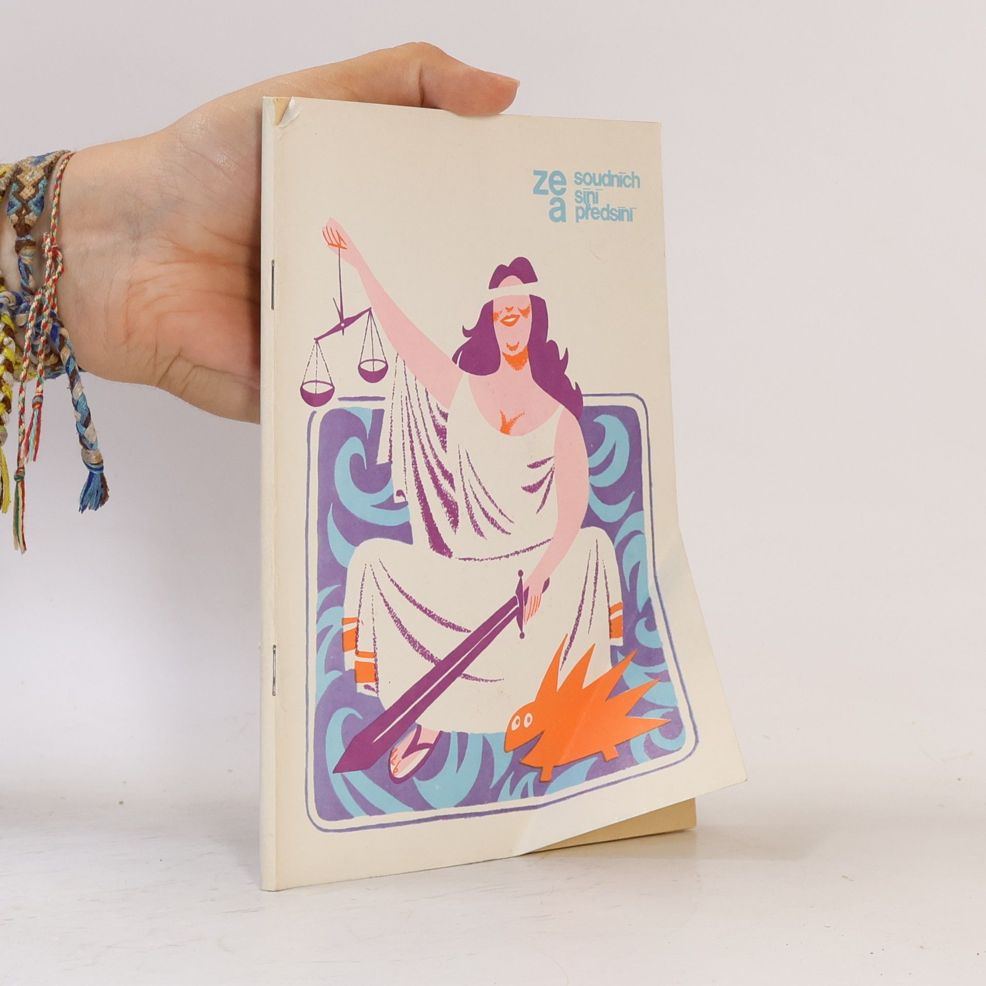 Collectif d'auteurs Ze soudních síní a předsíní