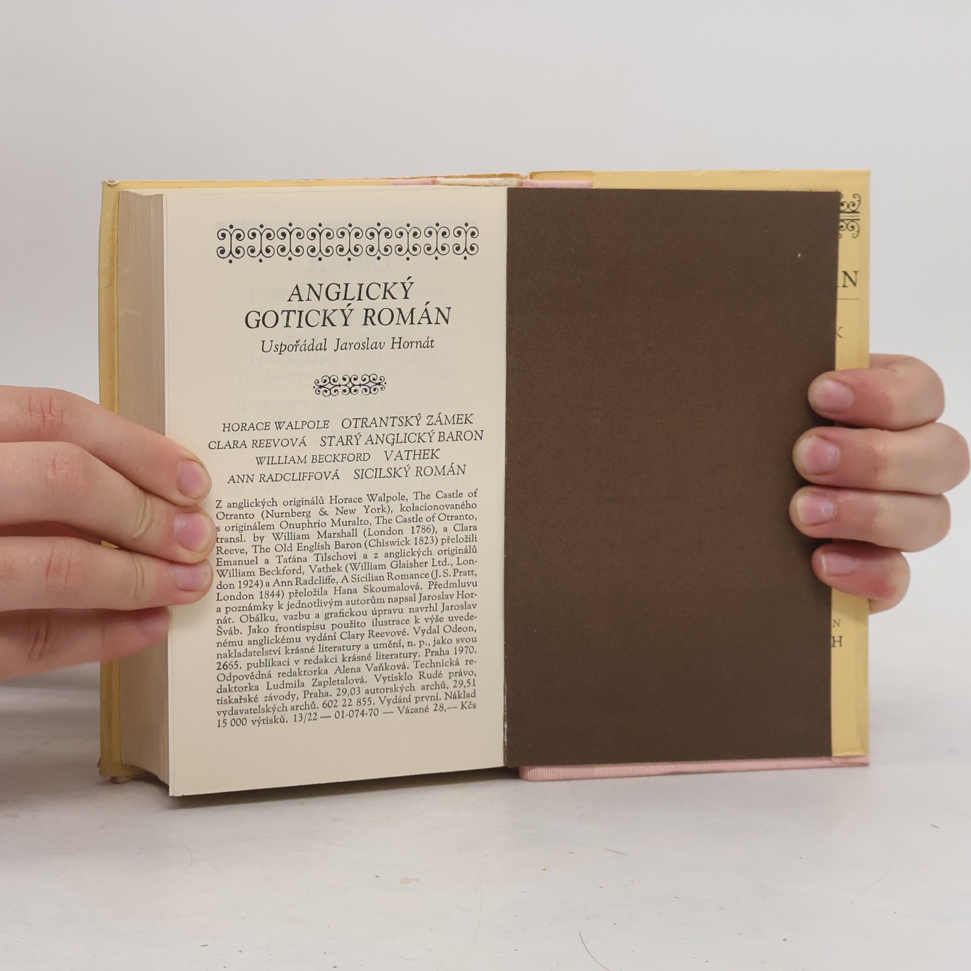 Horace Walpole Otrantský zámek. Starý anglický baron. Vathek. Sicilský román