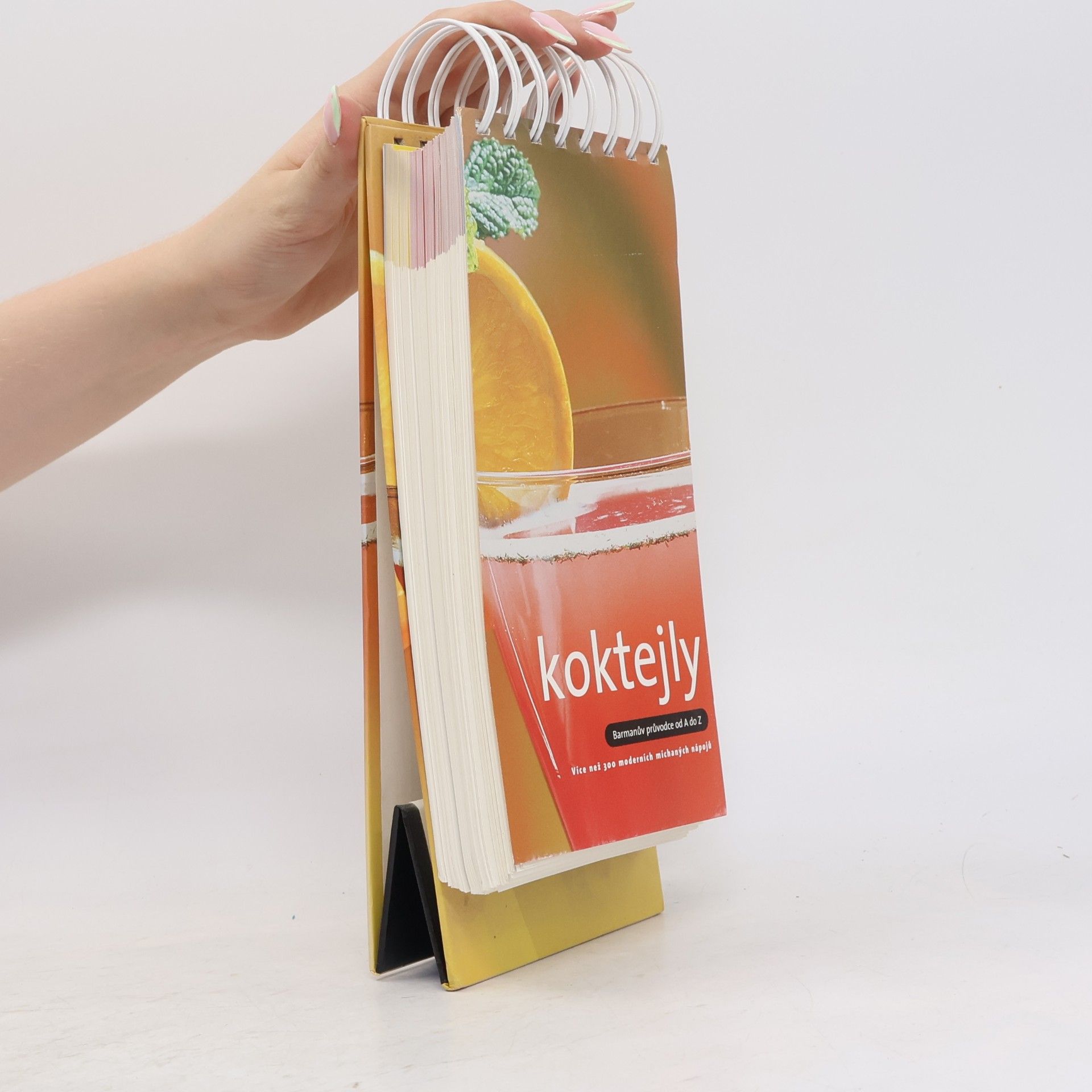 Kolektiv autorů Koktejly. Barmanův průvodce od A do Z