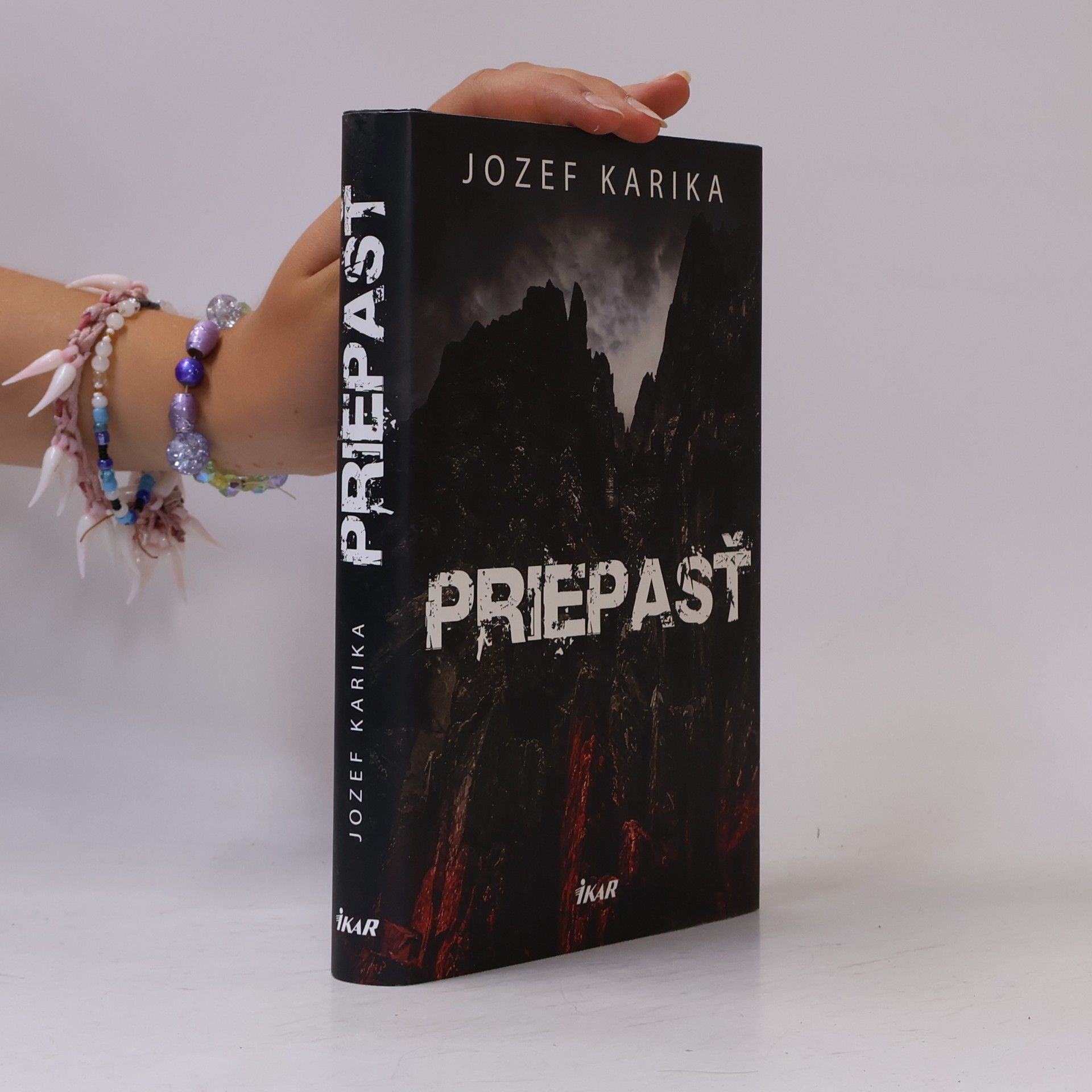 Jozef Karika Priepasť