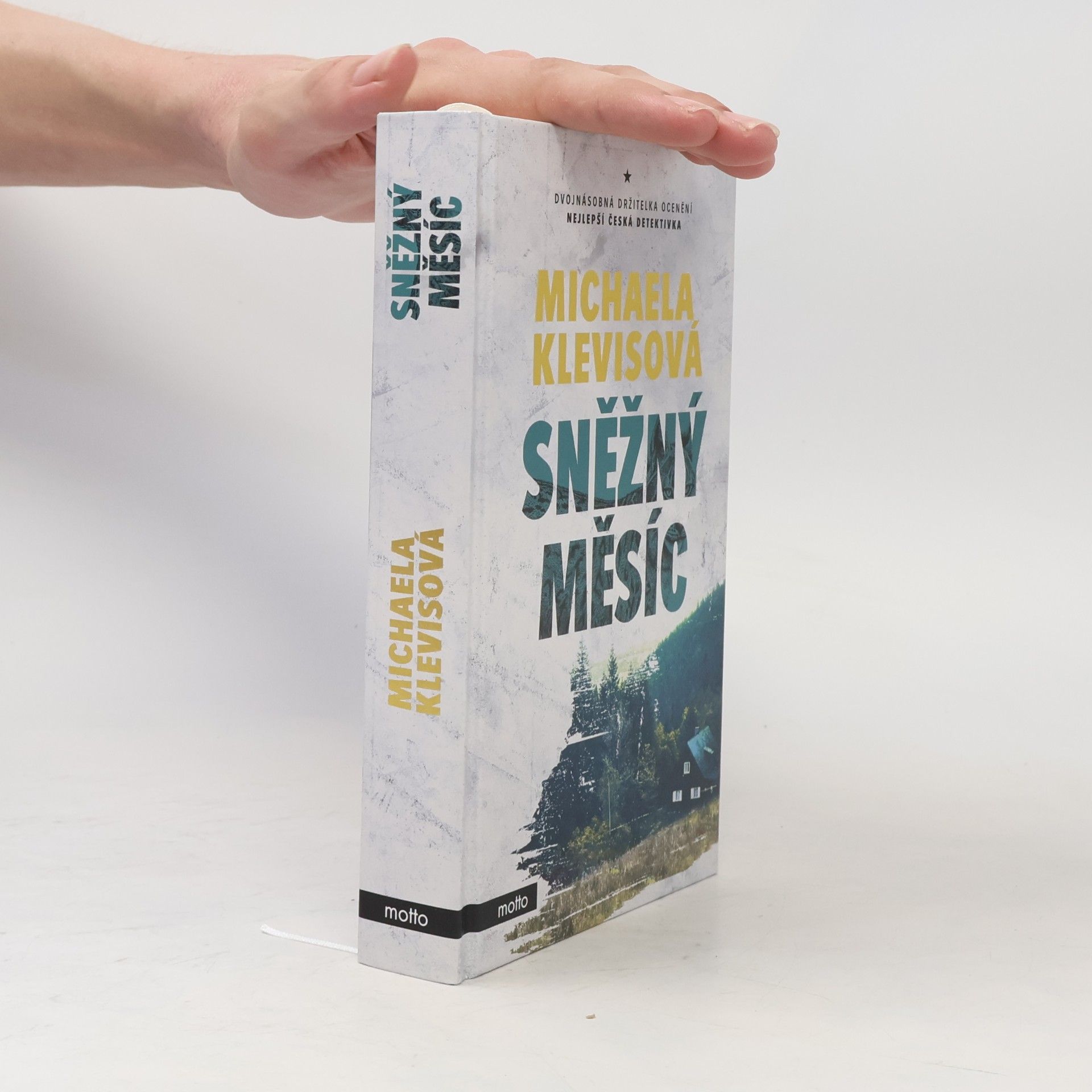 Michaela Klevisová Sněžný měsíc