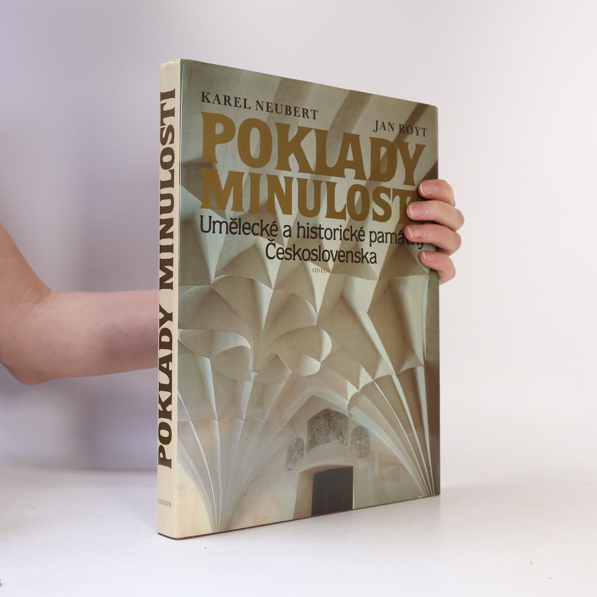Jan Royt Poklady minulosti. Umělecké a historické památky Československa