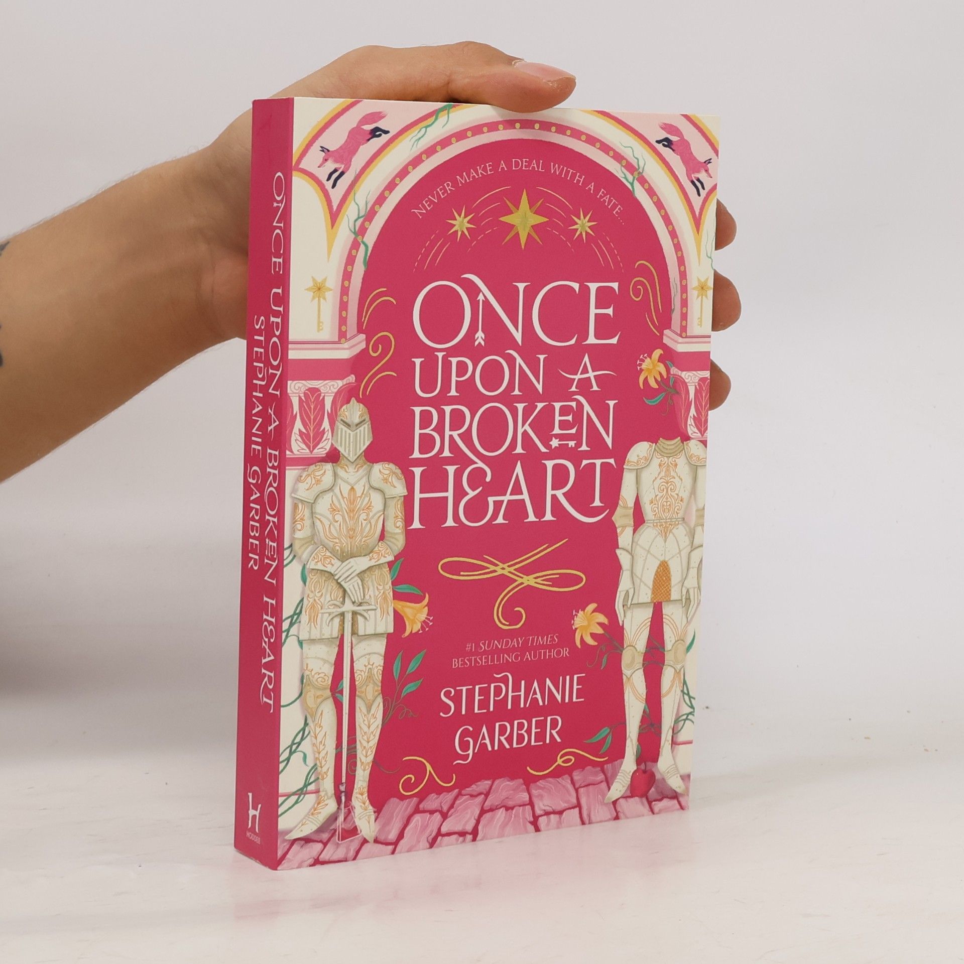 Stephanie Garber Once upon a broken heart
