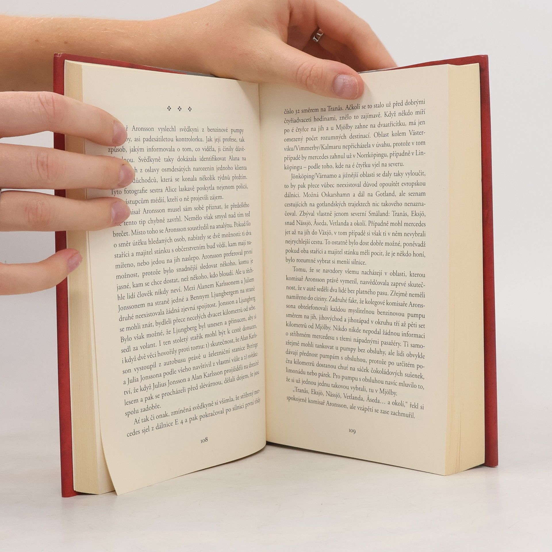 Jonas Jonasson Stoletý stařík, který vylezl z okna a zmizel