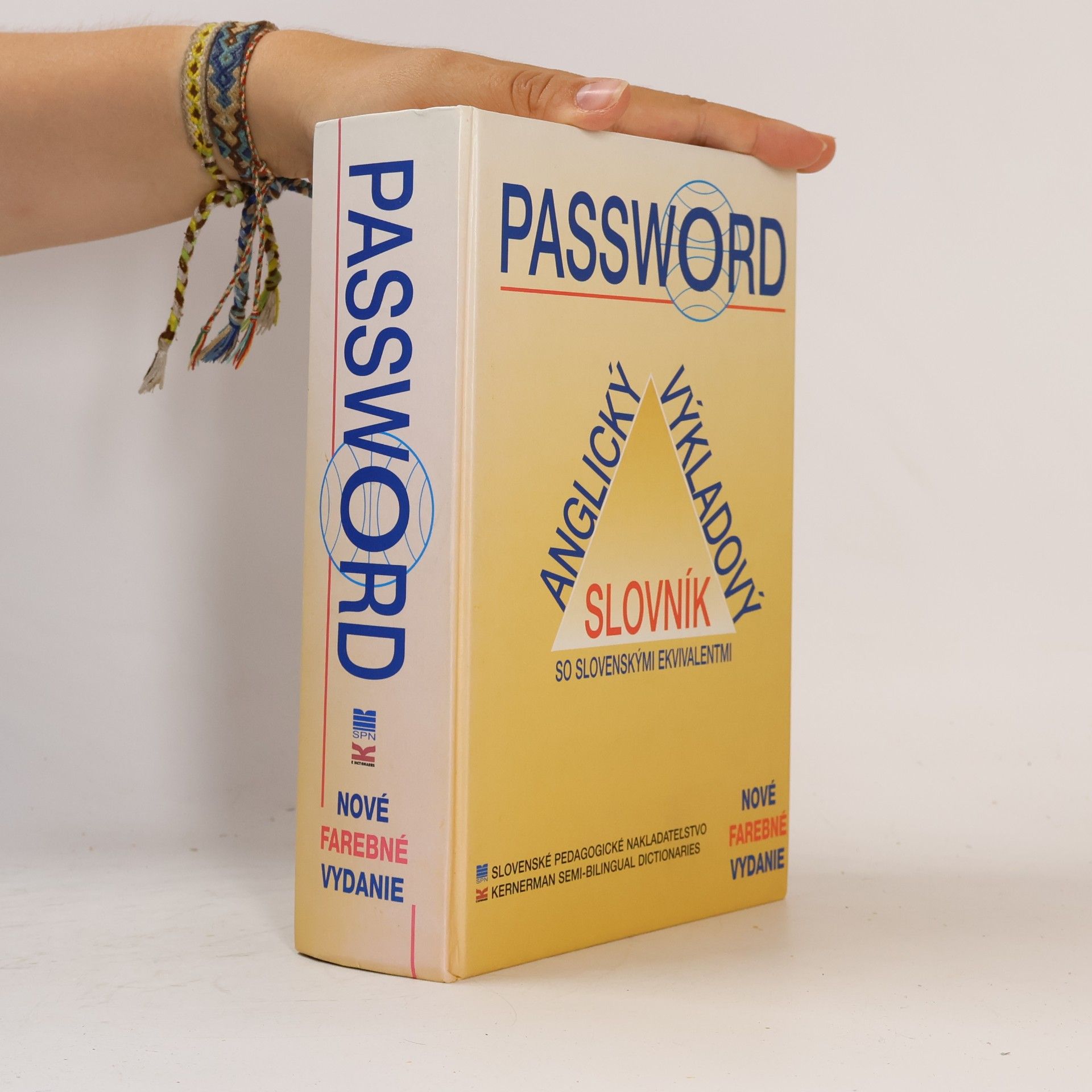Andrea Cániková Password : anglický výkladový slovník so slovenskými ekvivalentmi
