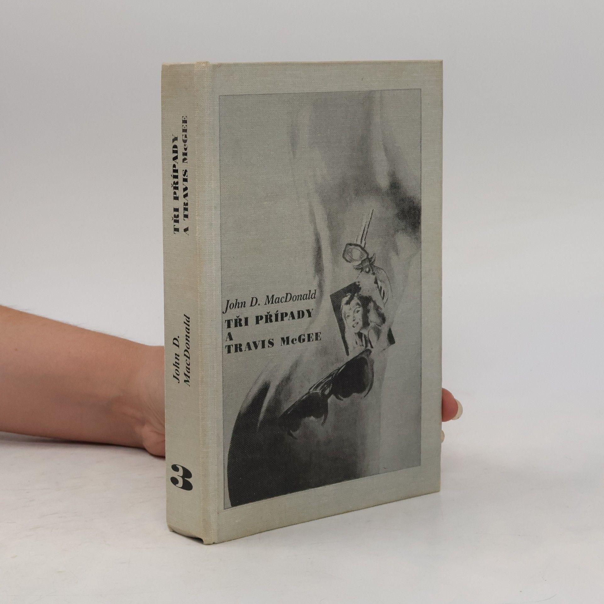 John D. MacDonald Tři případy a Travis McGee
