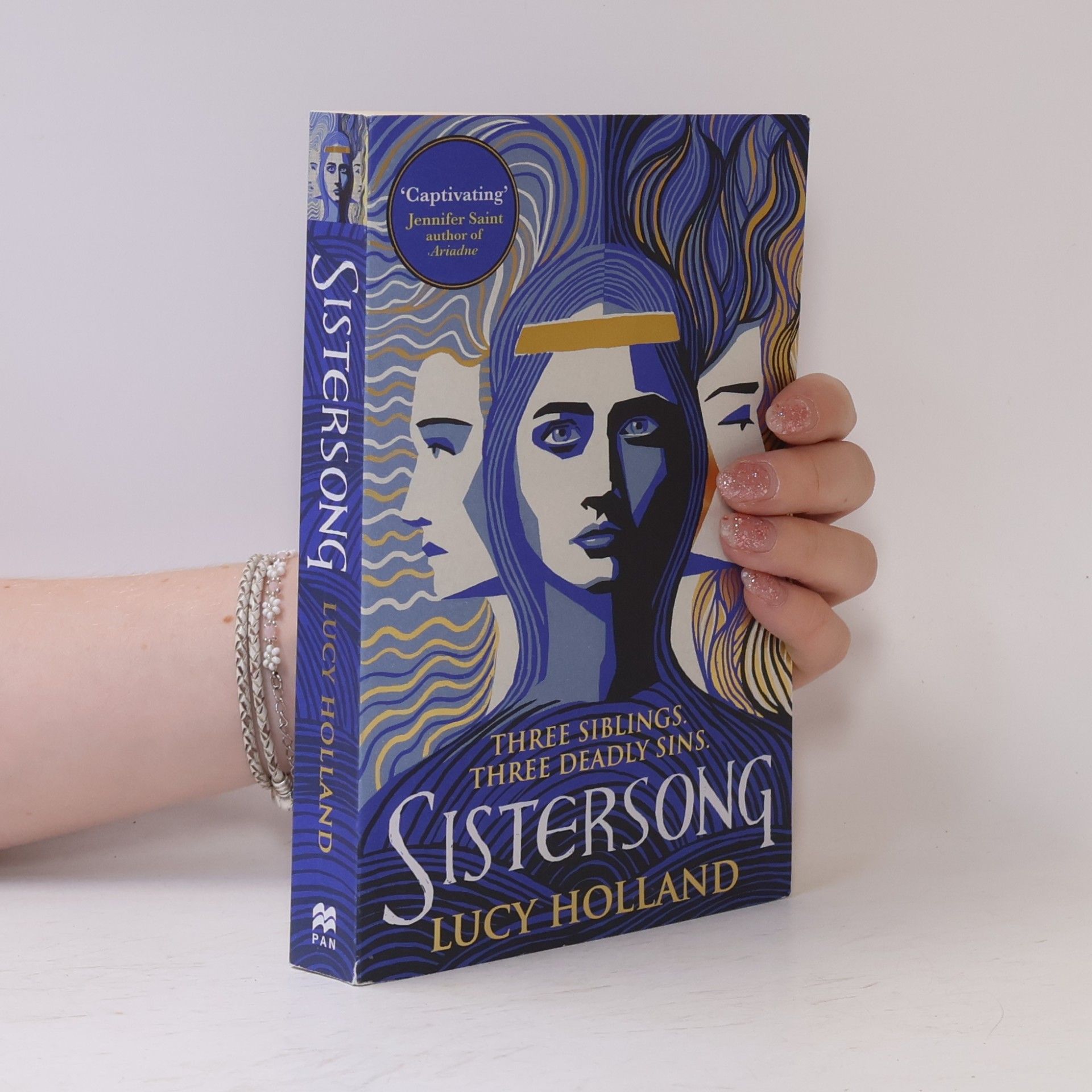 Lucy Holland Sistersong